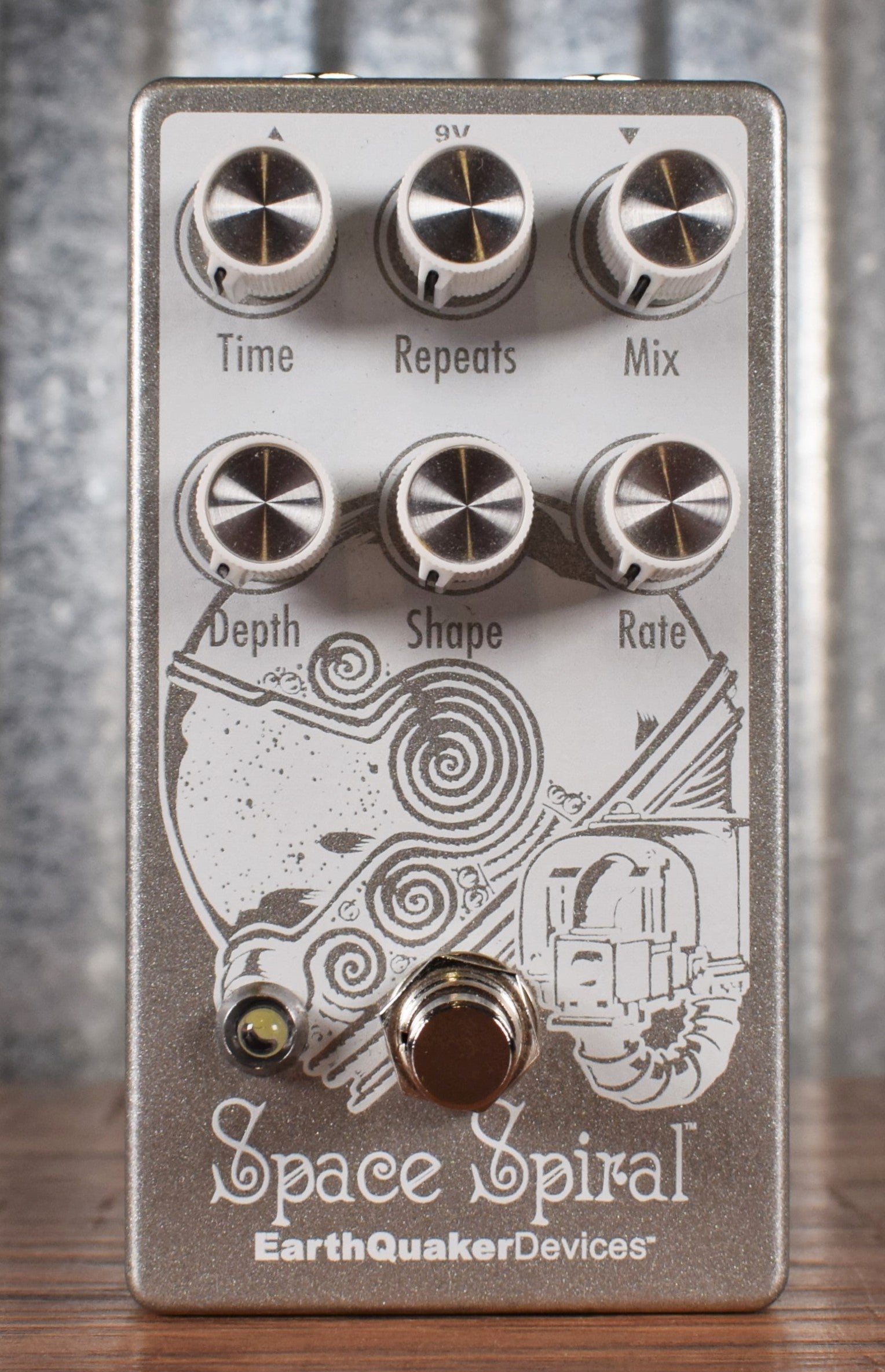 Earthquaker Devices EQD Space Spiral Modulated Delay Guitar Effect