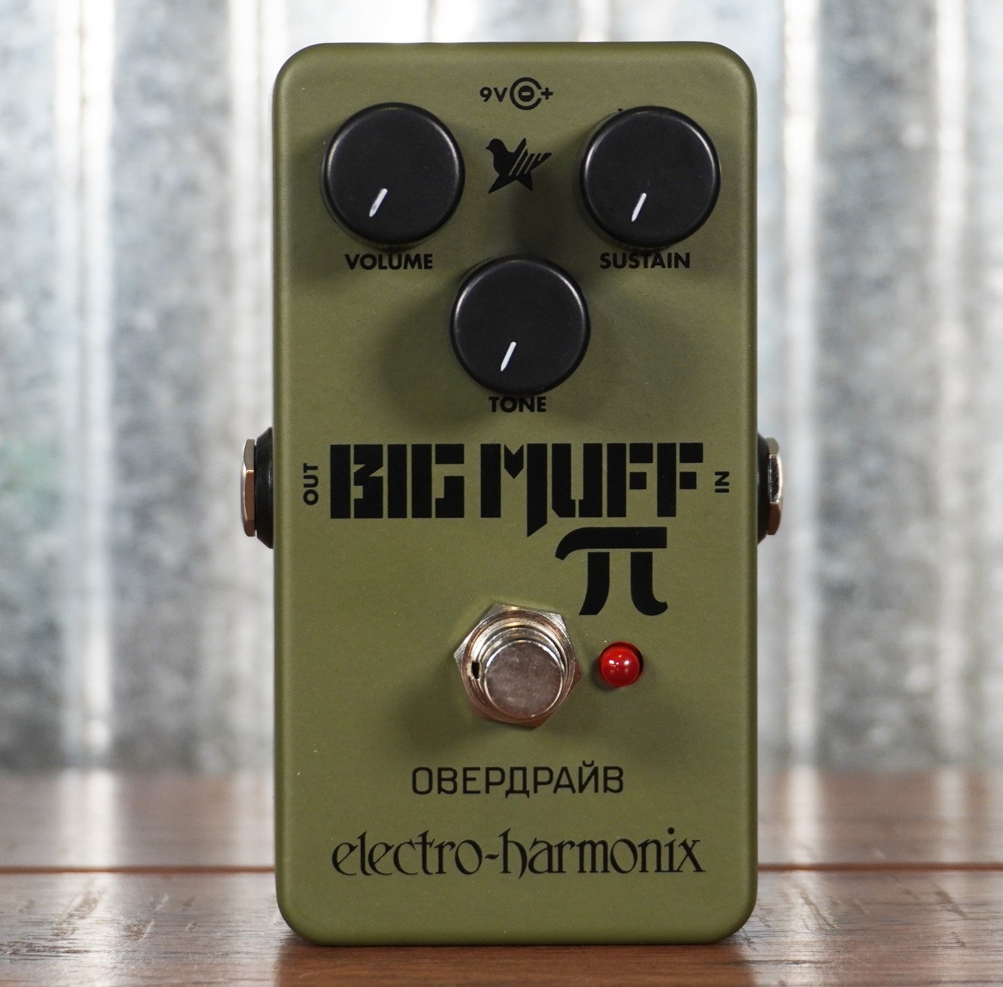 Electro-Harmonix EHX Green Russian Big Muff Distortion Sustainer Guitar & Bass Effect Pedal