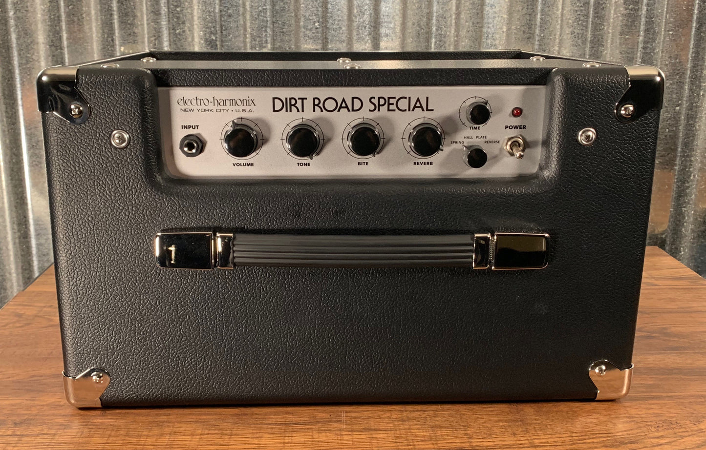 Electro-Harmonix EHX Dirt Road Special 12" 40 Watt Solid State Combo Amplifier Demo