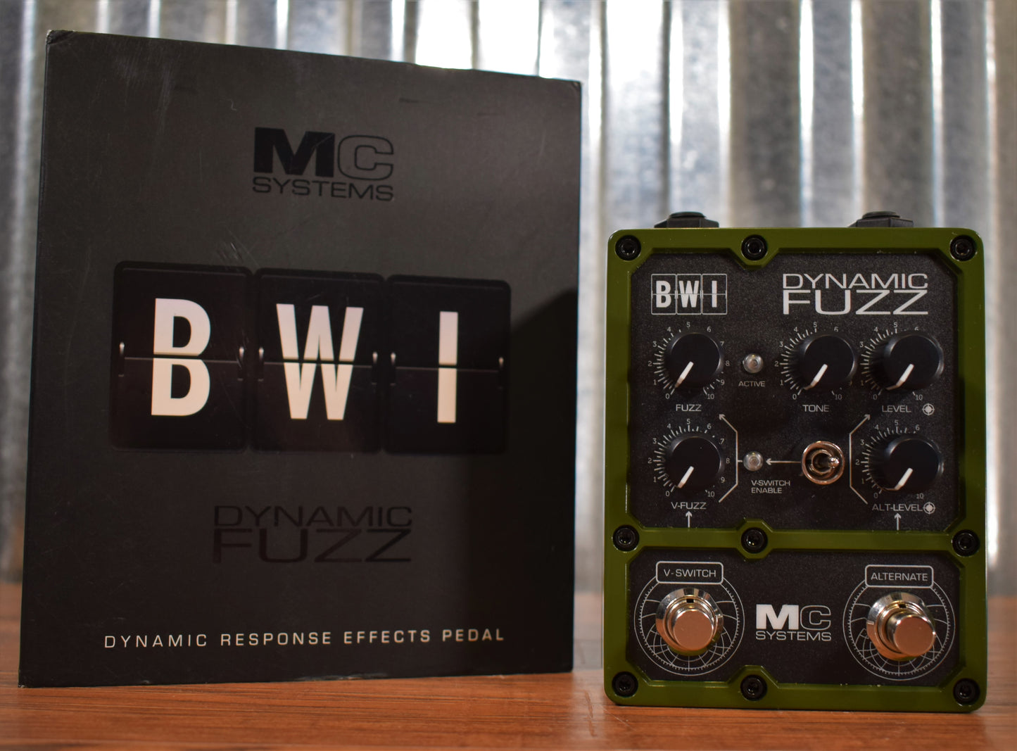 MC Systems Apollo BWI Dynamic Fuzz Guitar Effect Pedal Used