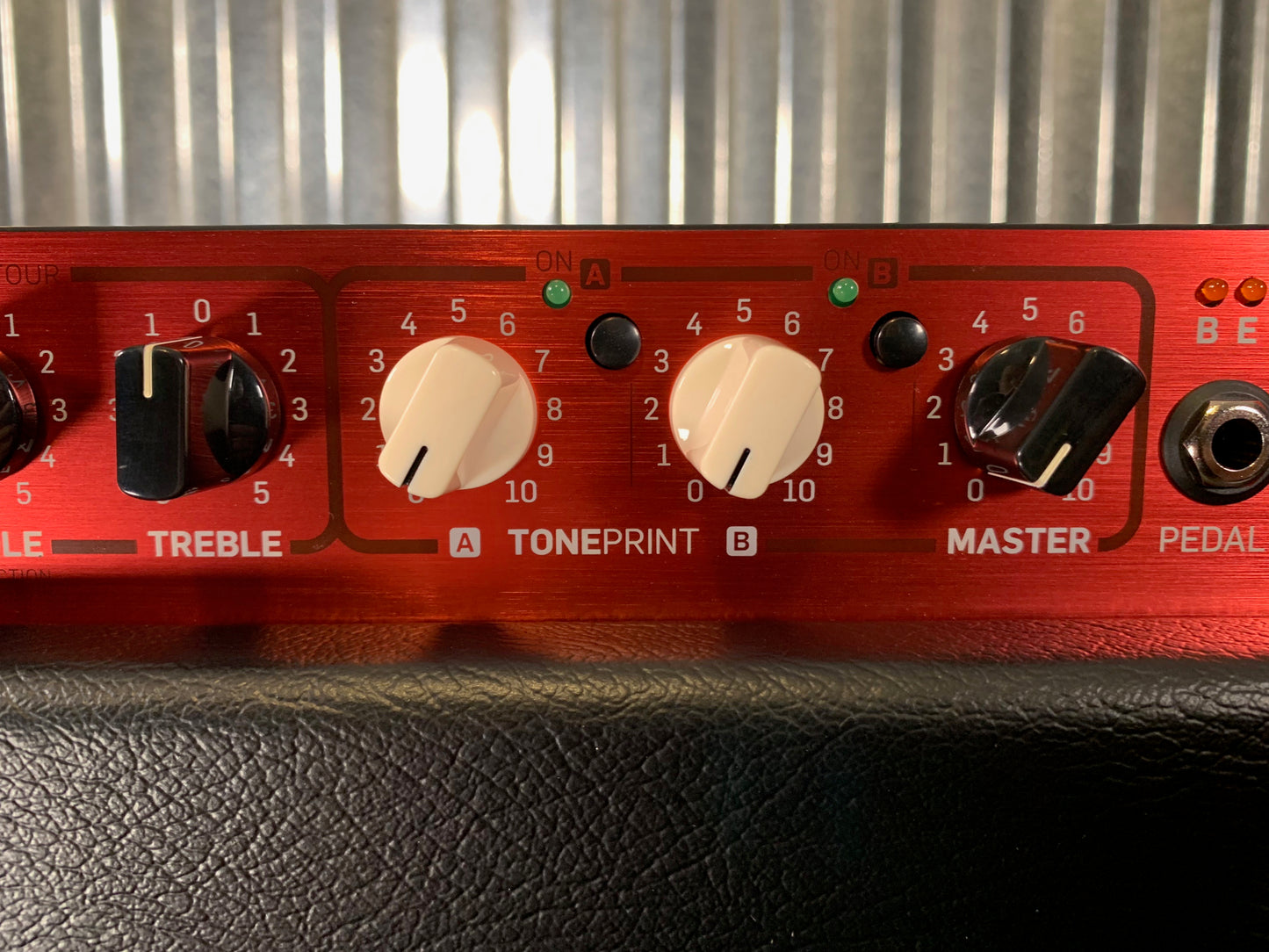 TC Electronic BG250-112 12" 250 Watt Tone Print Bass Combo Amplifier