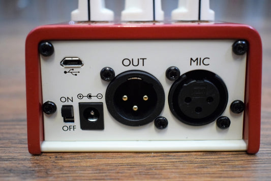 TC Helicon Mic Mechanic 2 Reverb Echo Pitch Correction Vocal Effect Pedal Demo