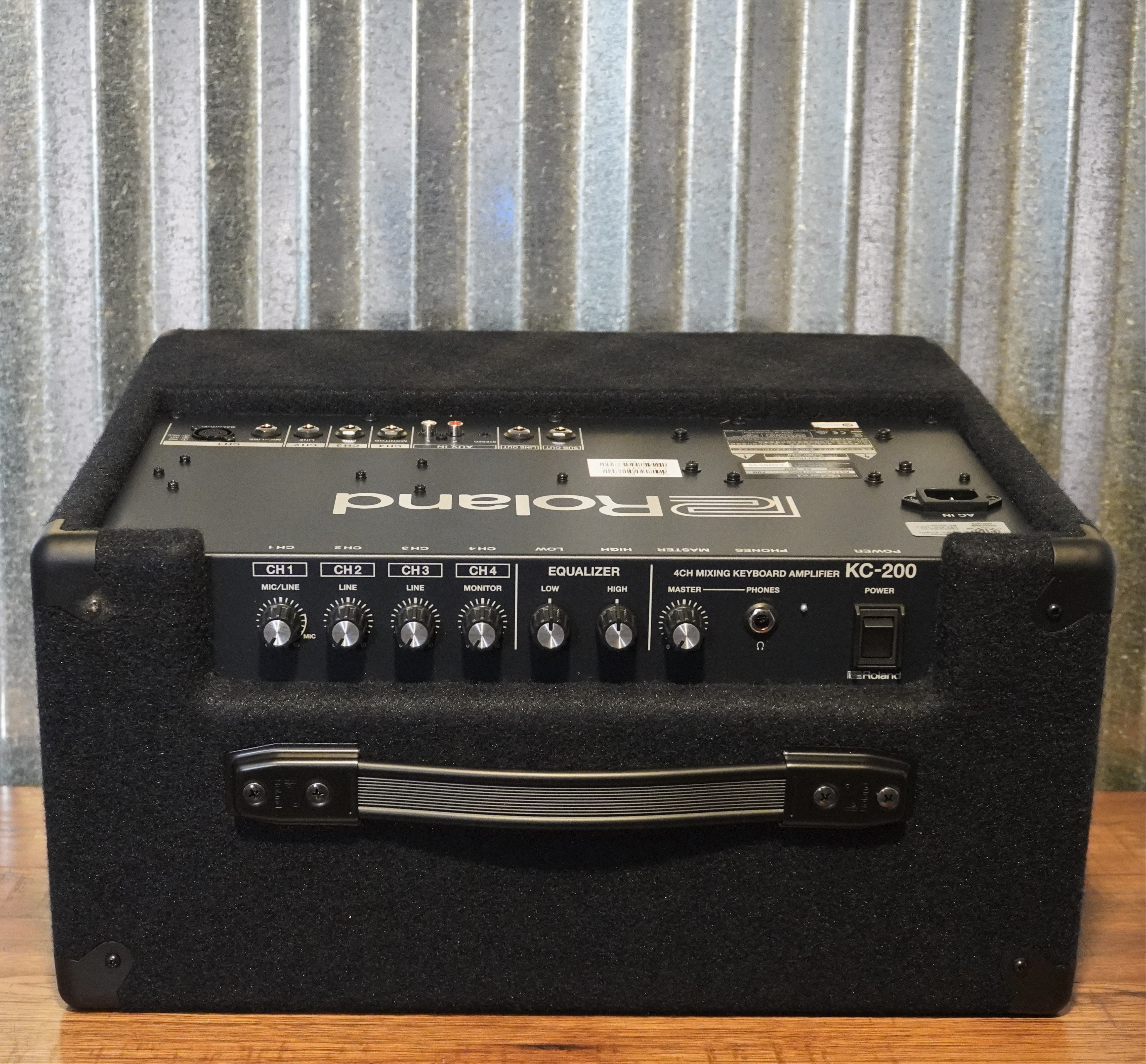 Roland KC-200 100 Watt 4 Channel 12