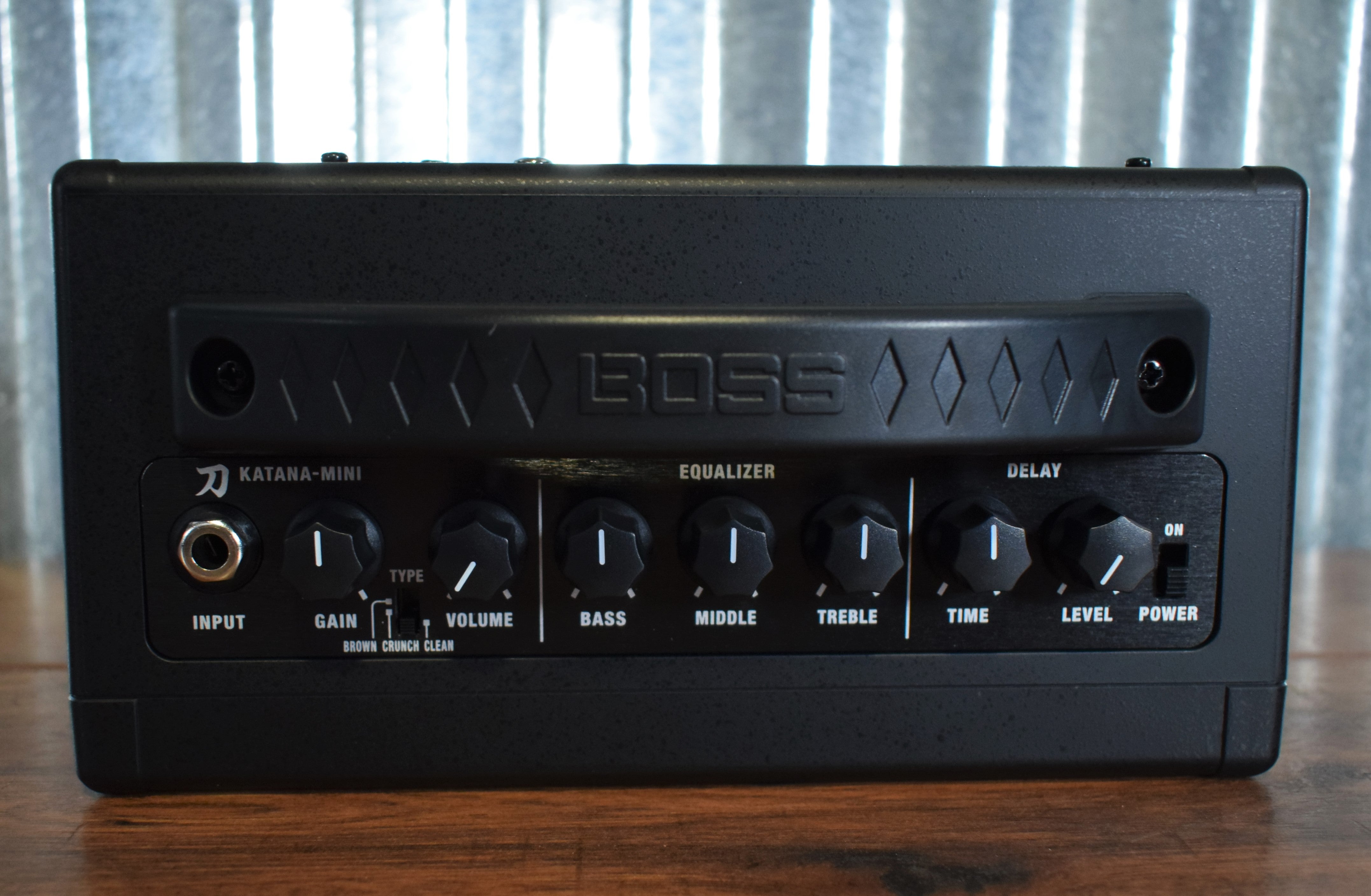 Boss Katana Mini 7 Watt Combo Amp KTN-MINI Black – Specialty Traders