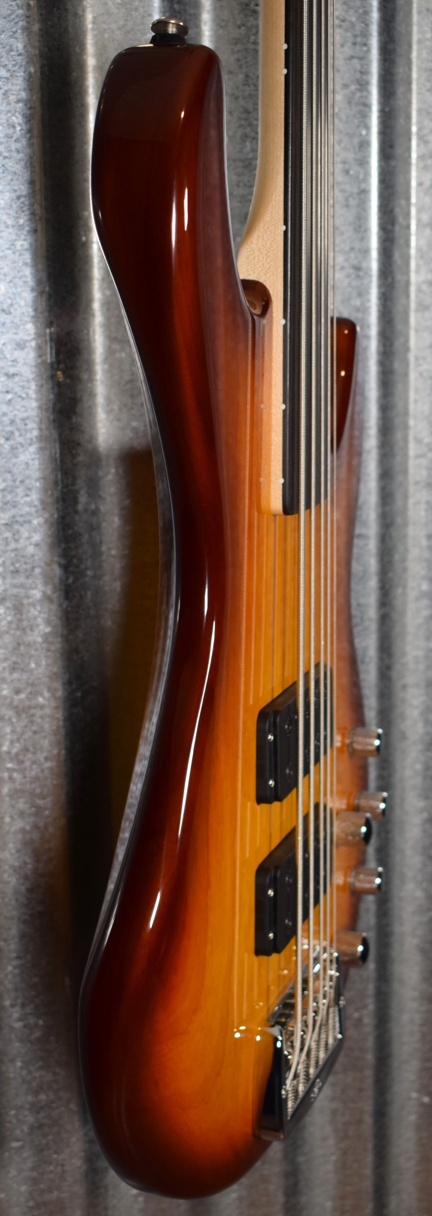 G&L USA M-2500 Old School Tobacco Sunburst 5 String Fretless Bass & Case M2500 2019 #9029