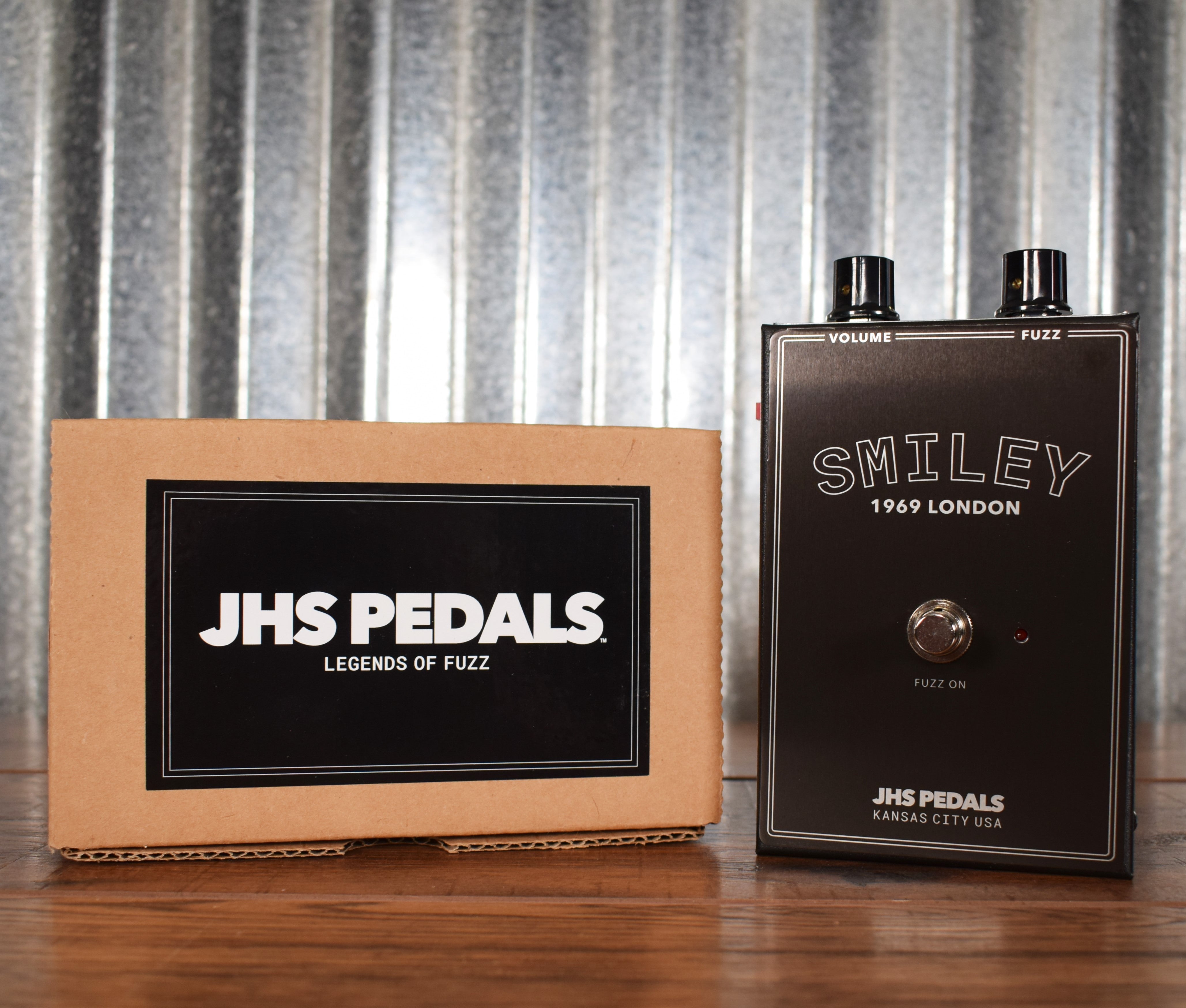 JHS Pedals Smiley Fuzz Guitar Effect Pedal