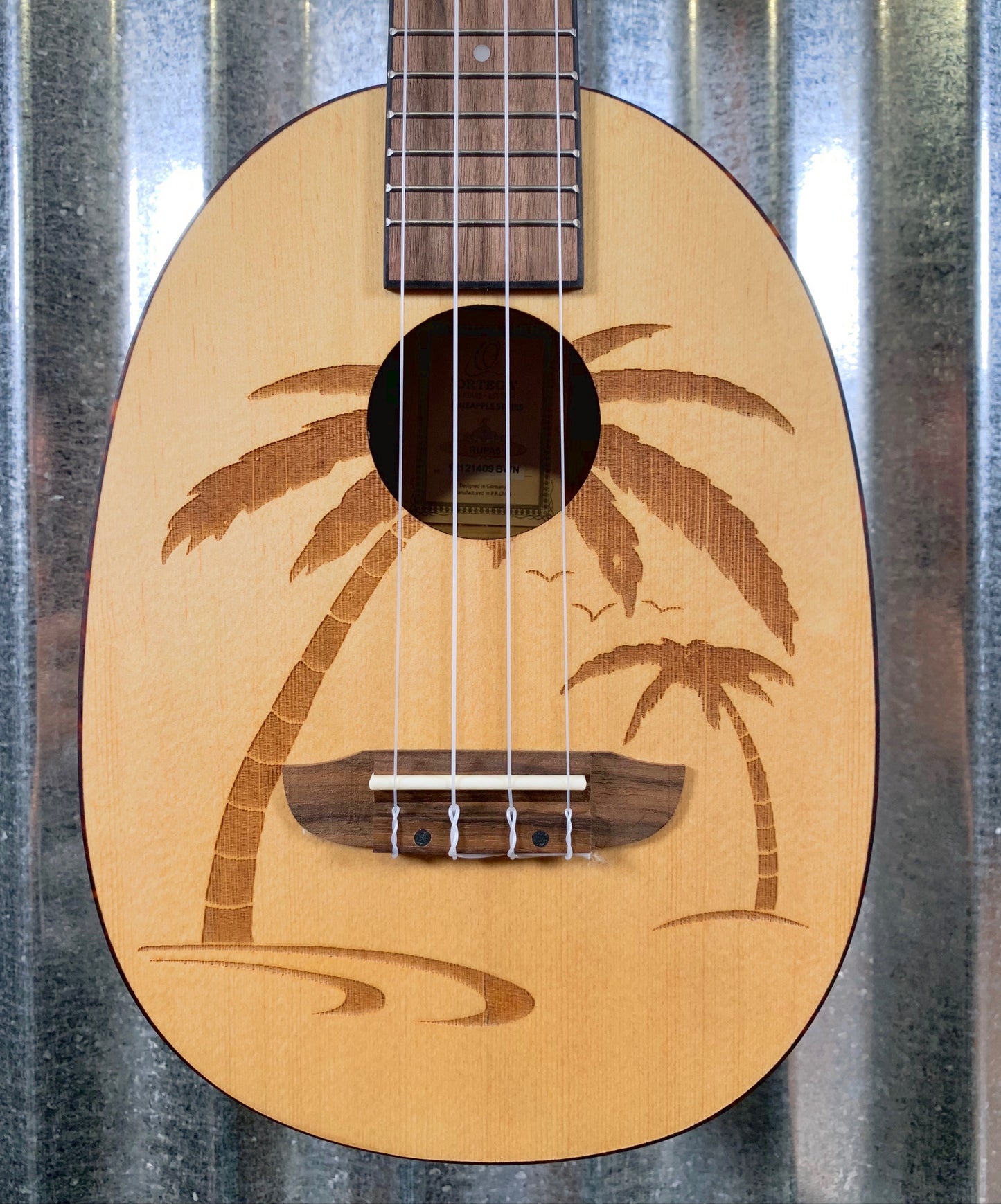 Ortega Guitars RUPA5 Natural Spruce Top Pinaple Concert Ukulele
