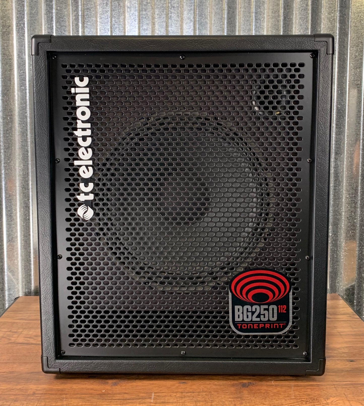 TC Electronic BG250-112 12" 250 Watt Tone Print Bass Combo Amplifier