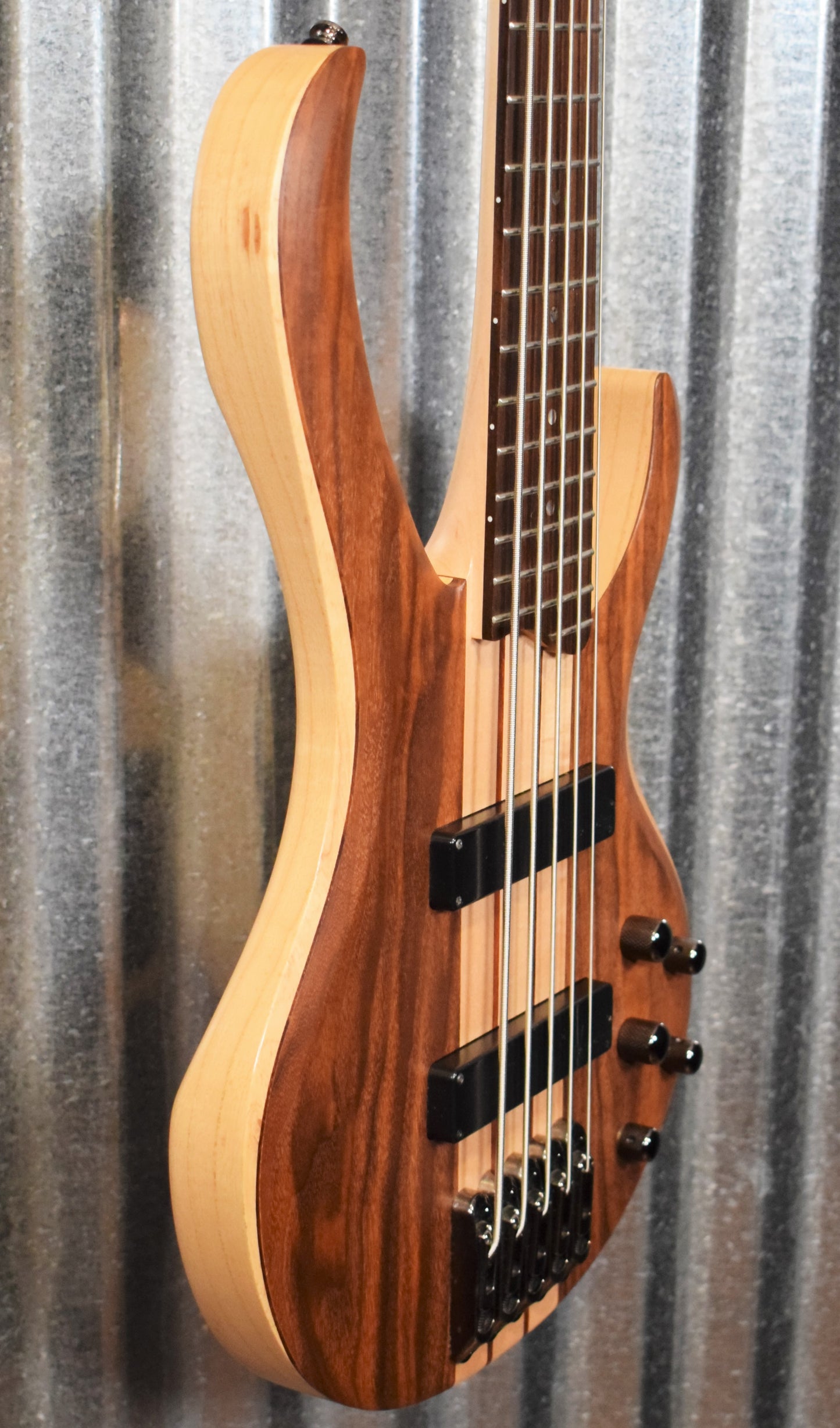 Ibanez BTB675 5 String Natural Bass #1652 Used