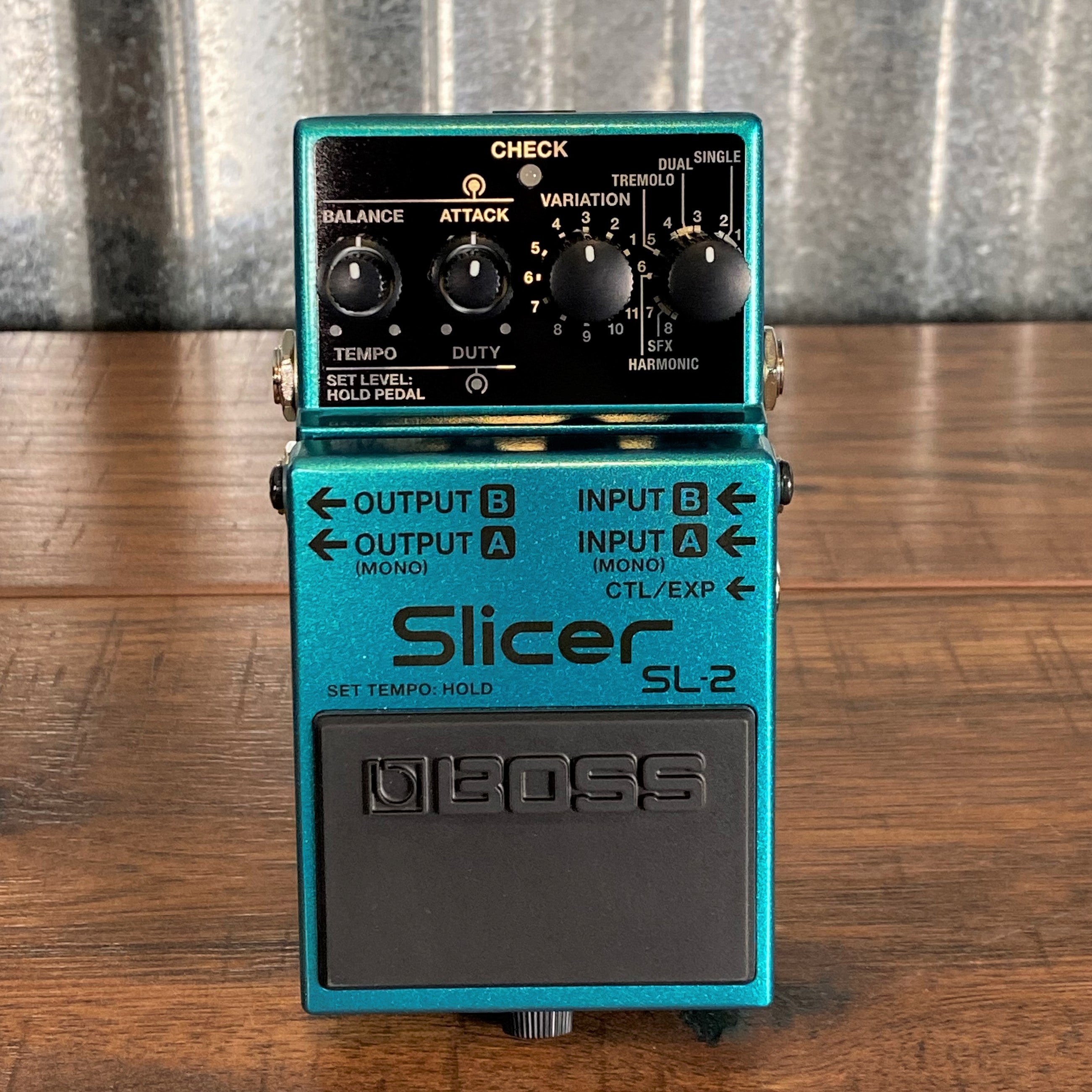 Boss SL-2 Slicer Rhythmic Vibrato Tremolo Guitar Effect Pedal