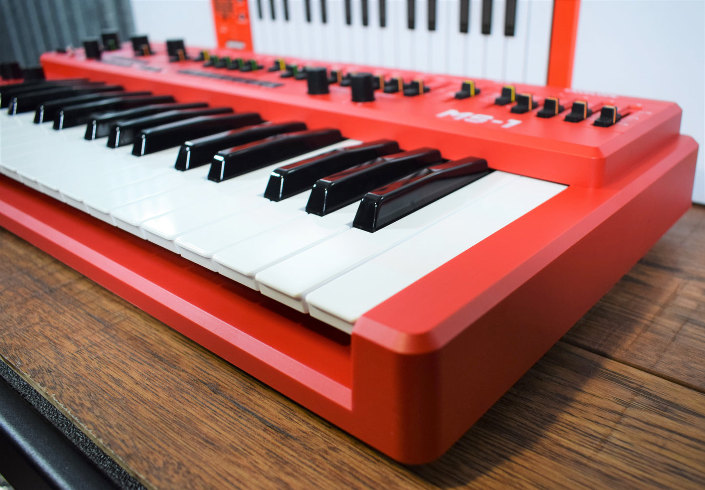 Behringer MS-1-RD 32 Key Analog Synthesizer Red