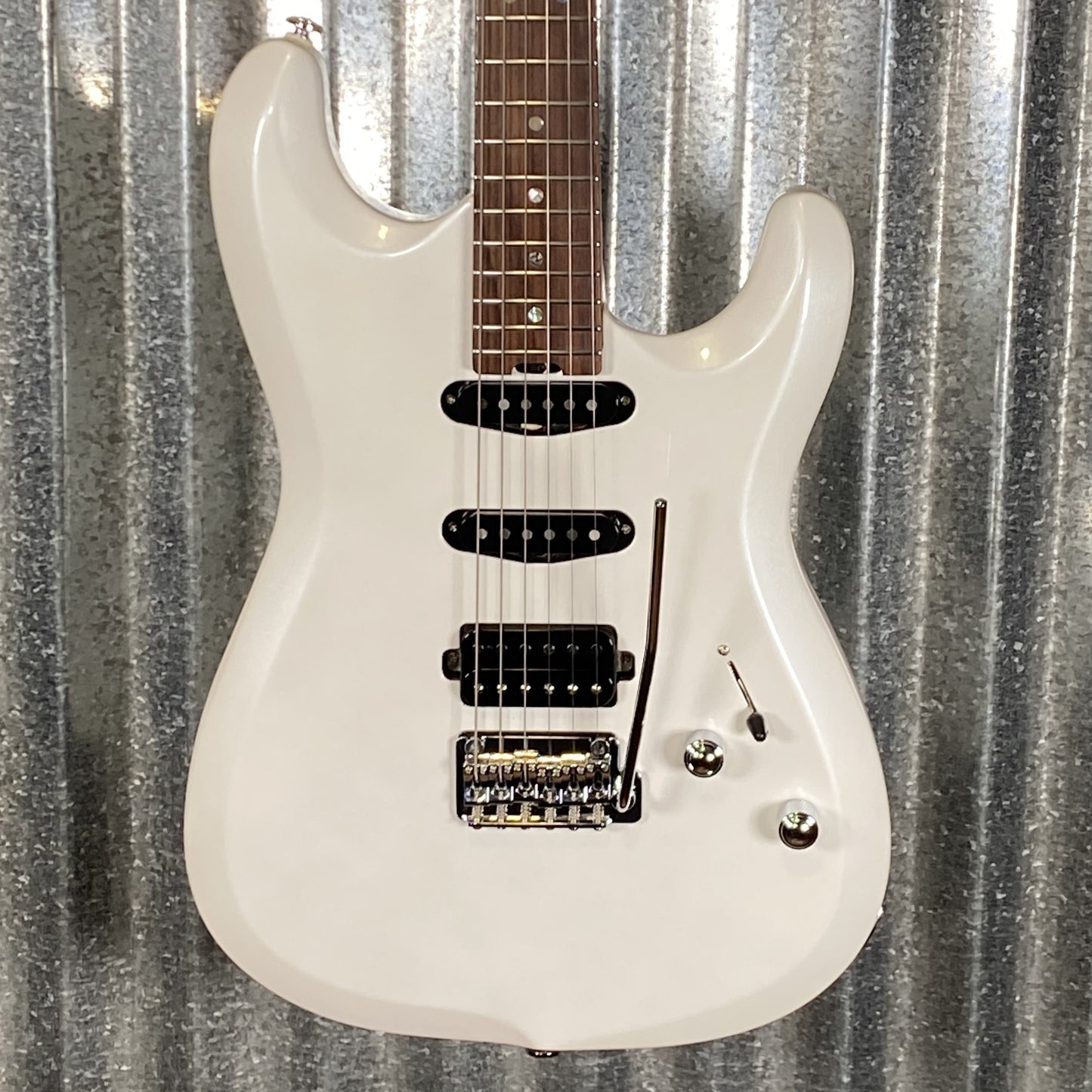 Musi Capricorn Fusion HSS Superstrat Pearl White Guitar #0185 Used