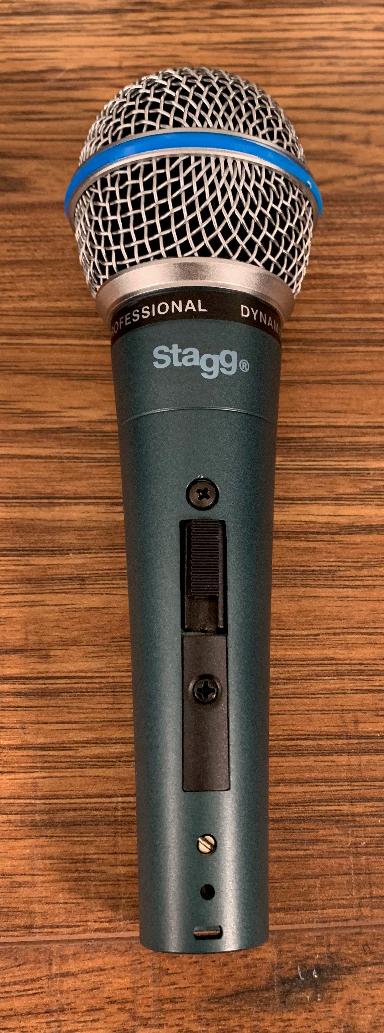 Stagg SDM60 Dynamic Hand Held Vocal Microphone with On/Off, Case & XLR Cable