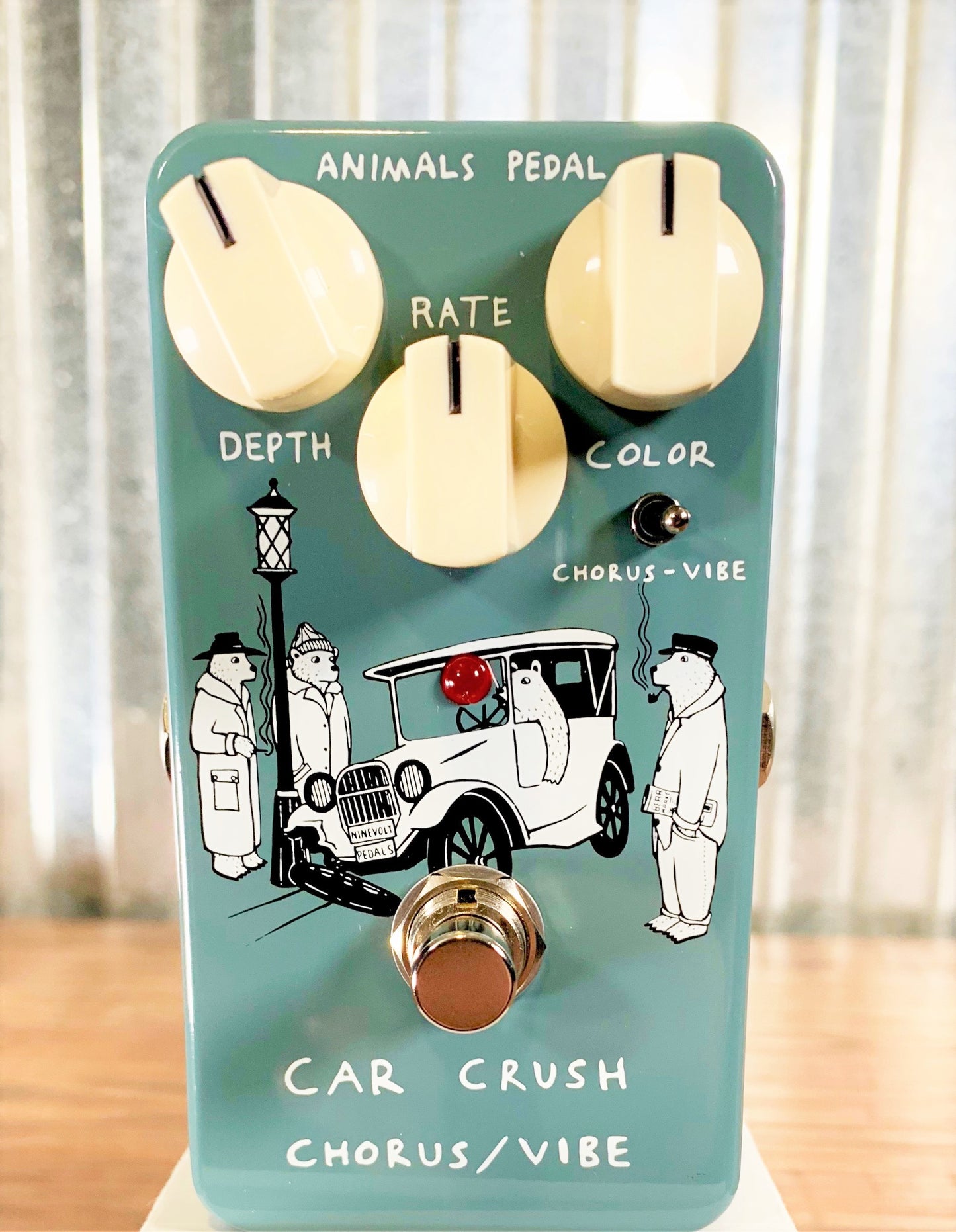 Animals Pedals Car Crush Chorus Vibe Guitar Effect Pedal Demo