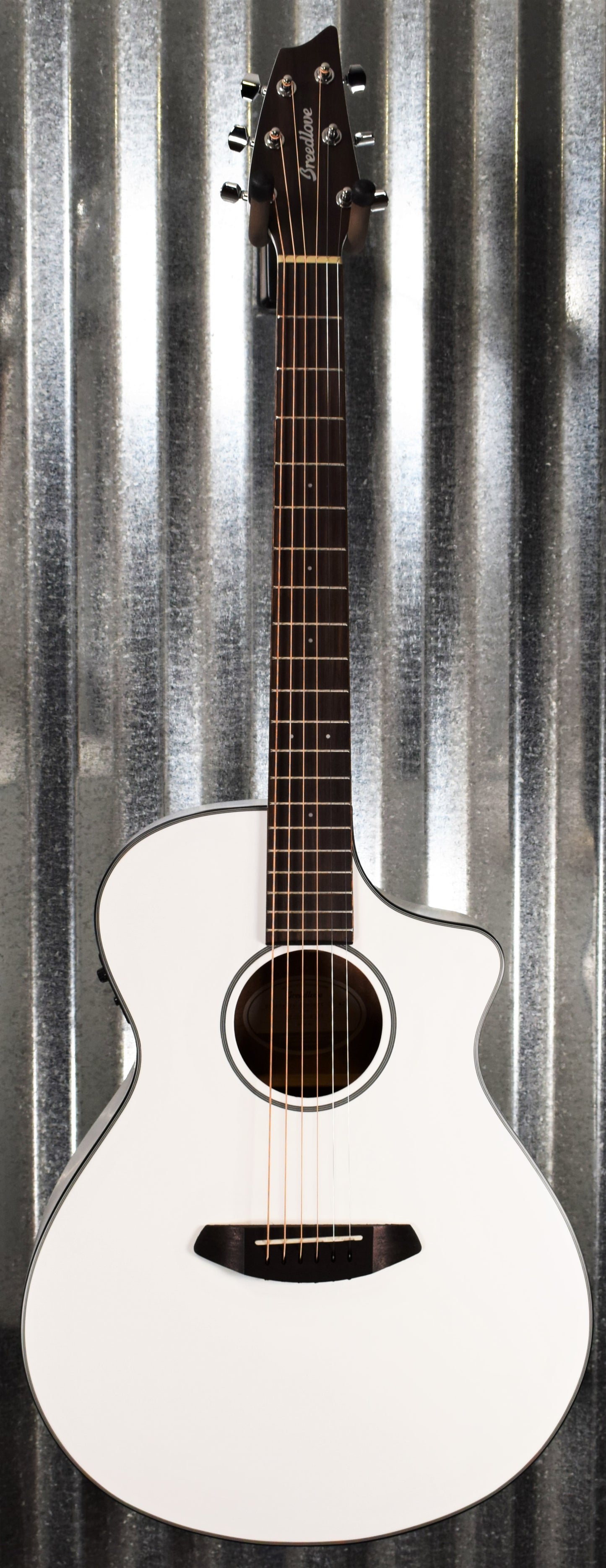 Breedlove Discovery Concert Satin CE White Sitka-Mahogany Acoustic Electric Guitar B Stock #6375