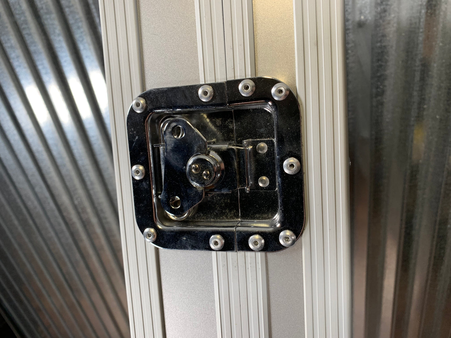 Warwick RC 10836 SAW RockCase Professional Flight Bass Case Silver Aluminum