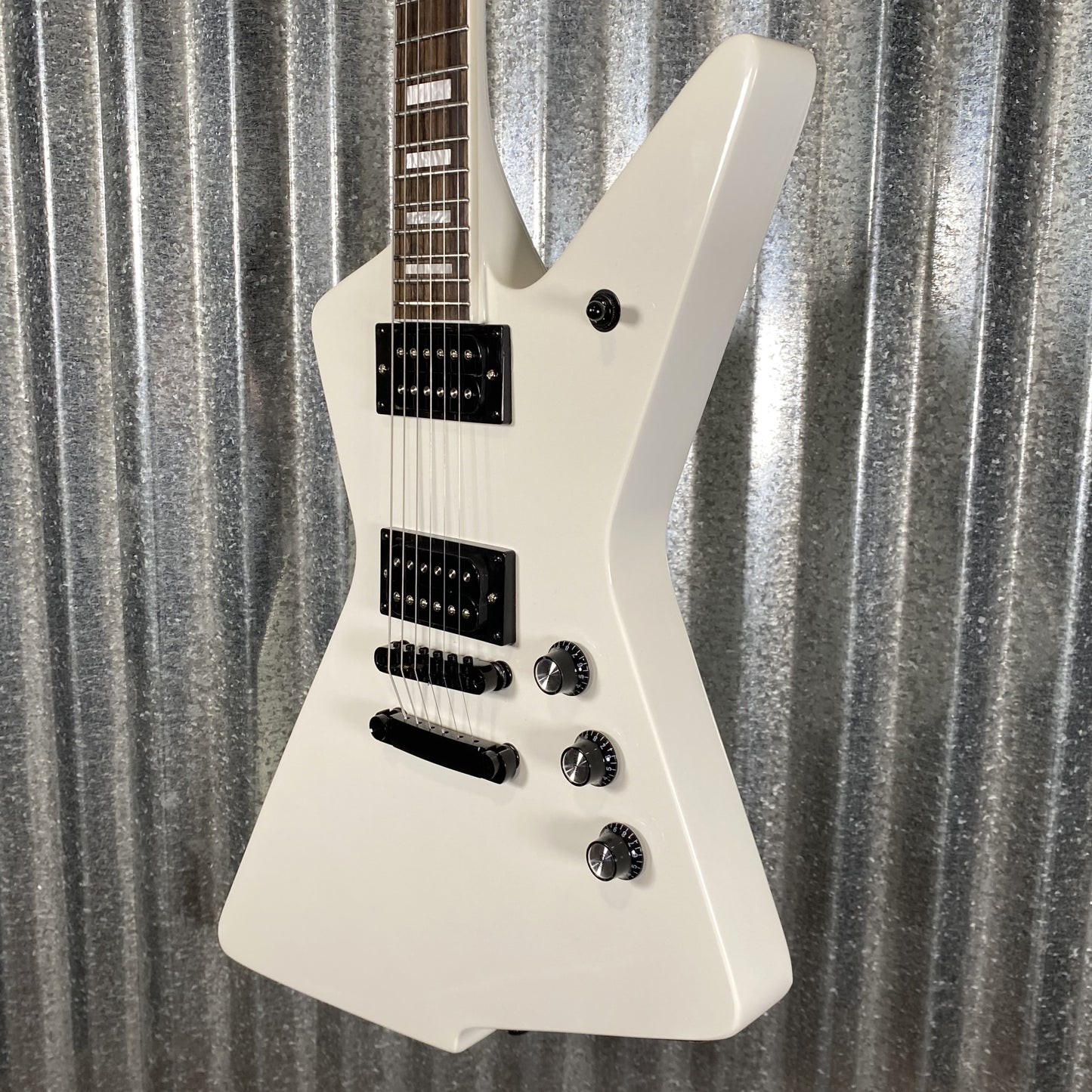 Westcreek Revenge Explorer White Guitar #0031 Used