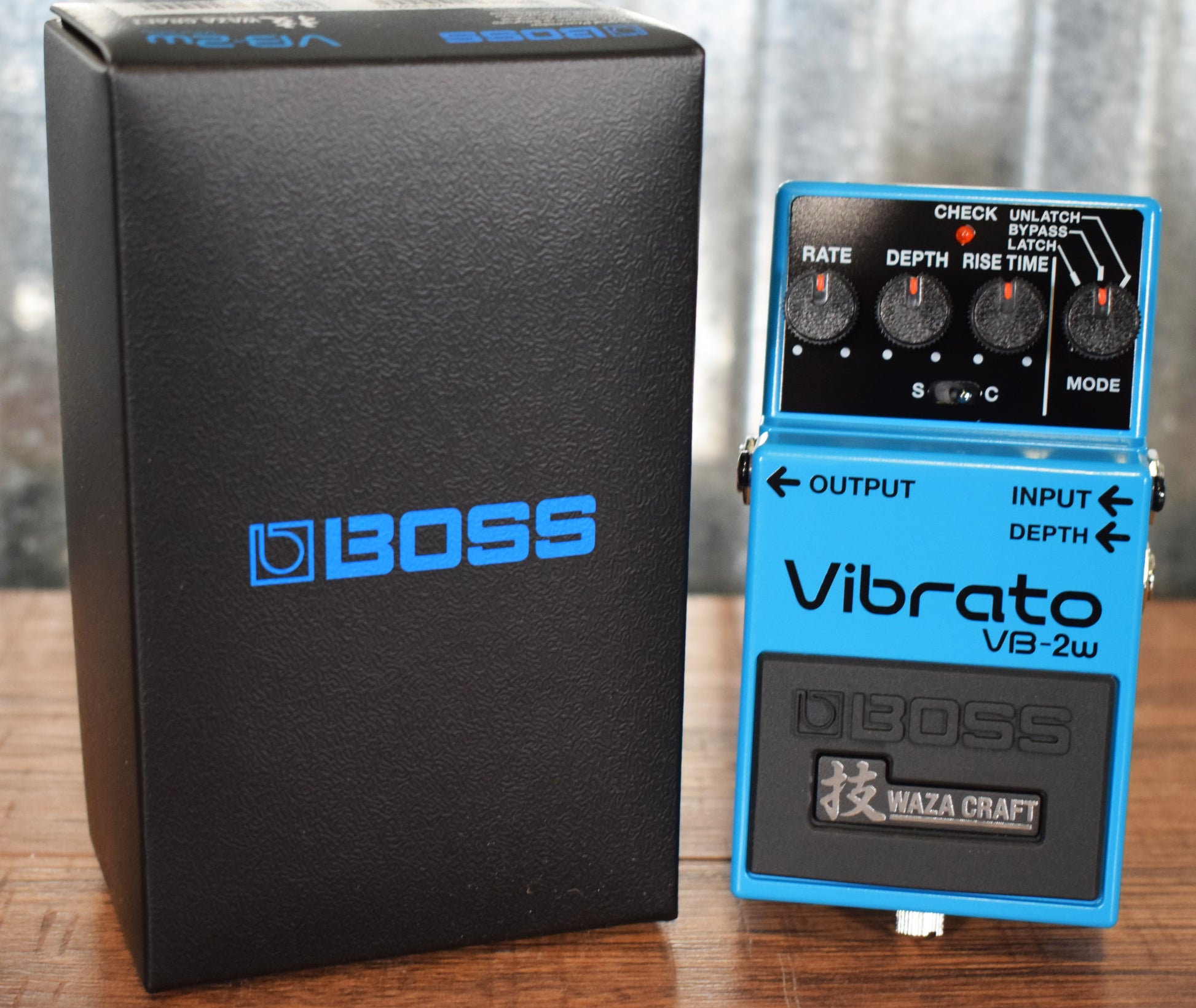 guitar vibrato pedal Boss VB-2W Waza Craft Vibrato Pedal