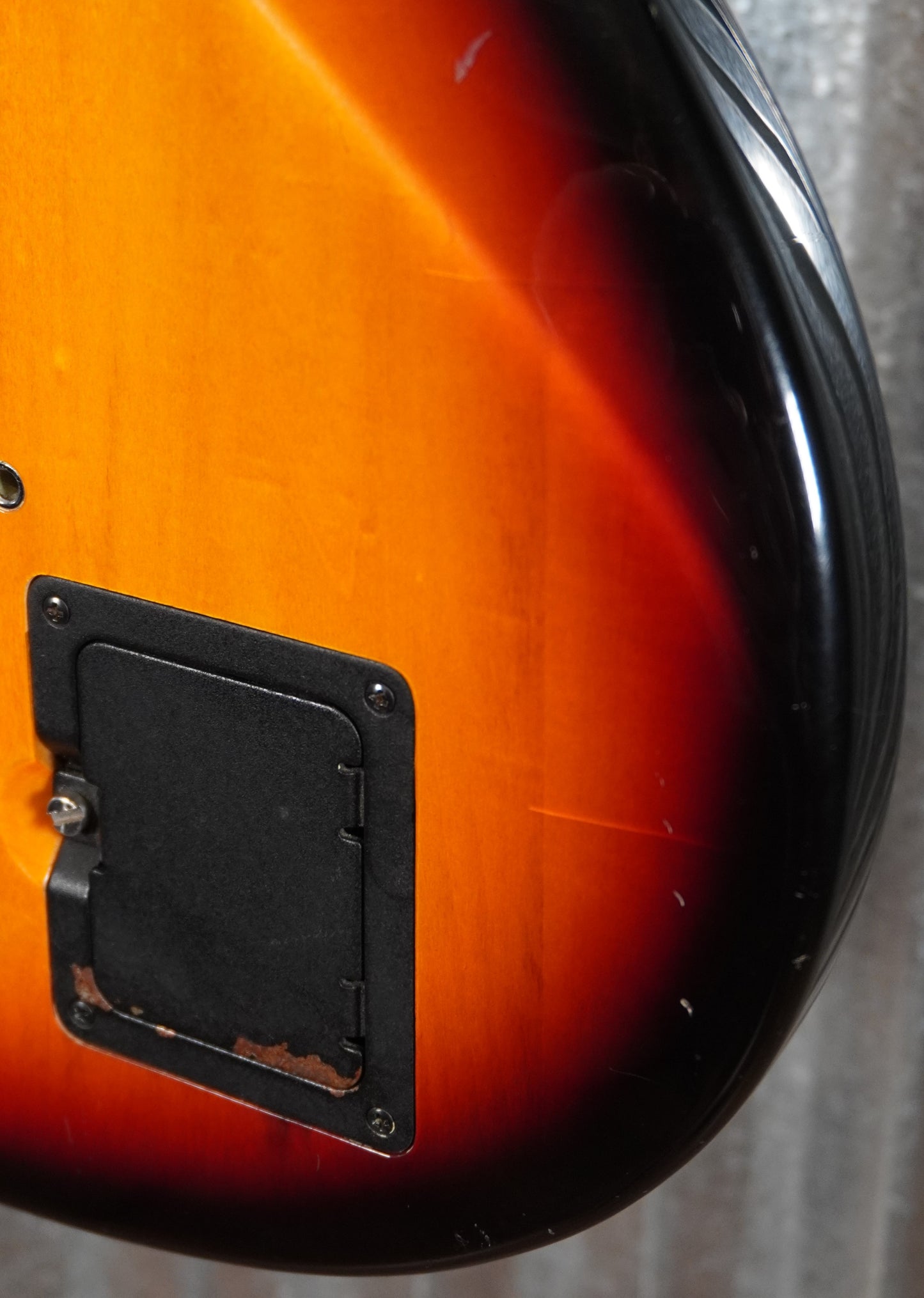 Line 6 Variax 500 Sunburst Modeling Guitar #8252 Used