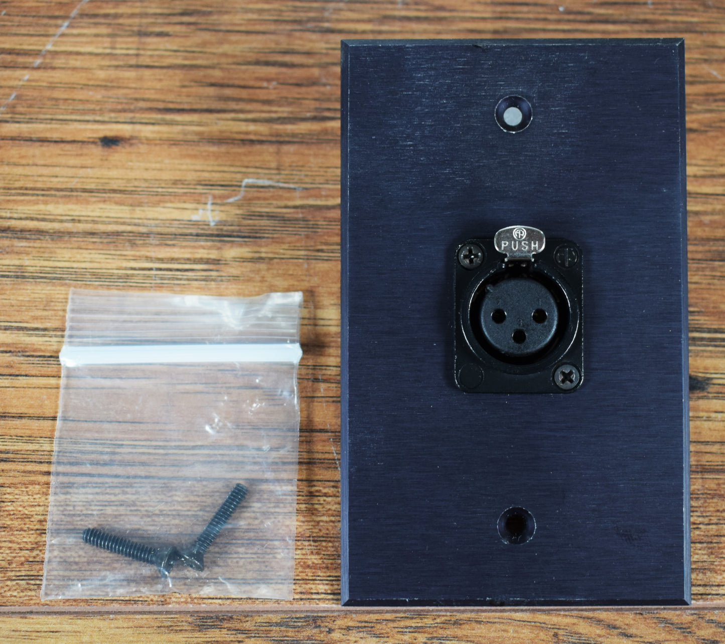 RapcoHorizon SBA-1DFNB XLR Single Gang Wall Plate with 1 Neutrik NC3FD-L-1 Connector Black