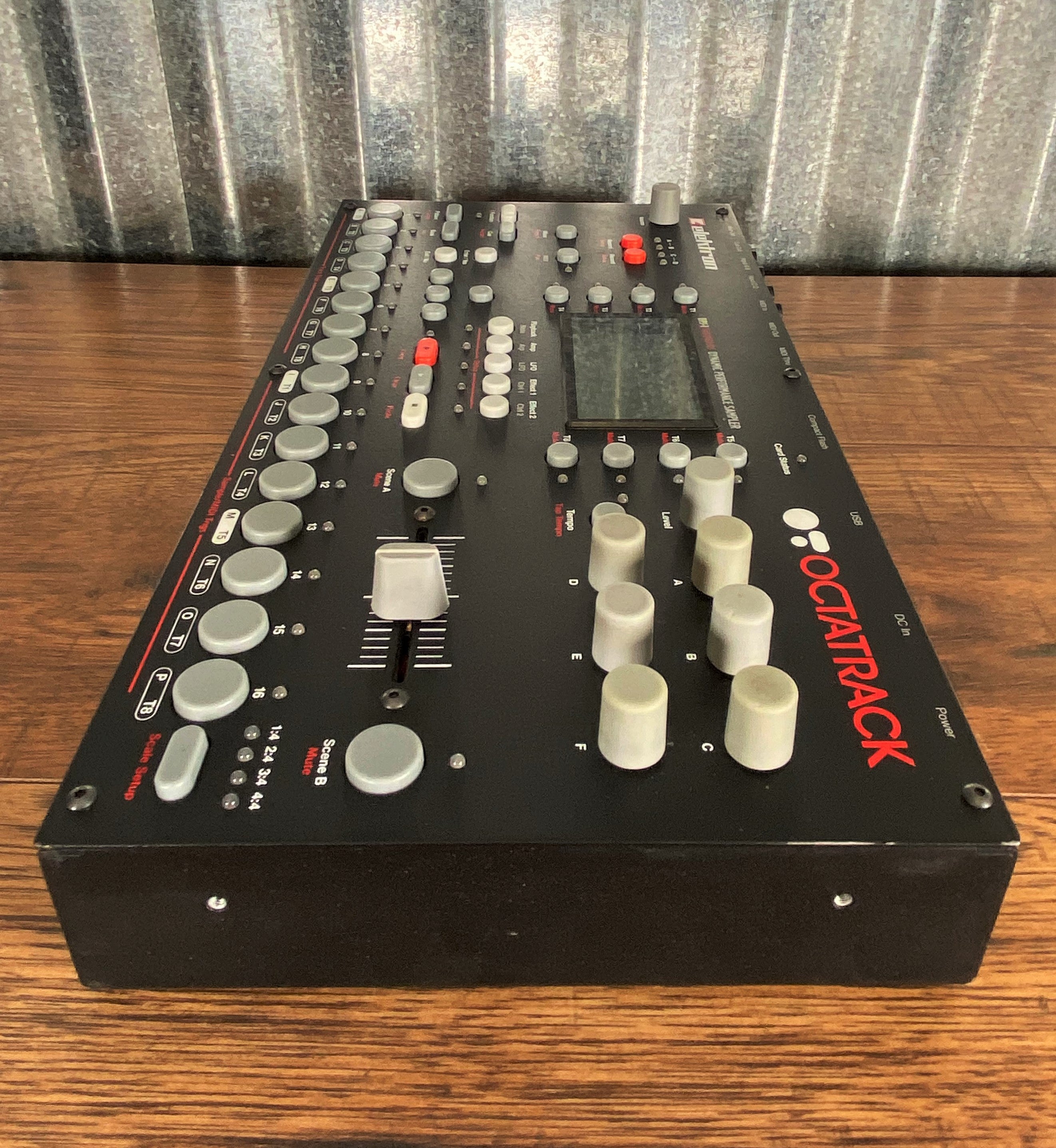 Elektron Octatrack DPS-1 Dynamic Performance 8 Track Sampler