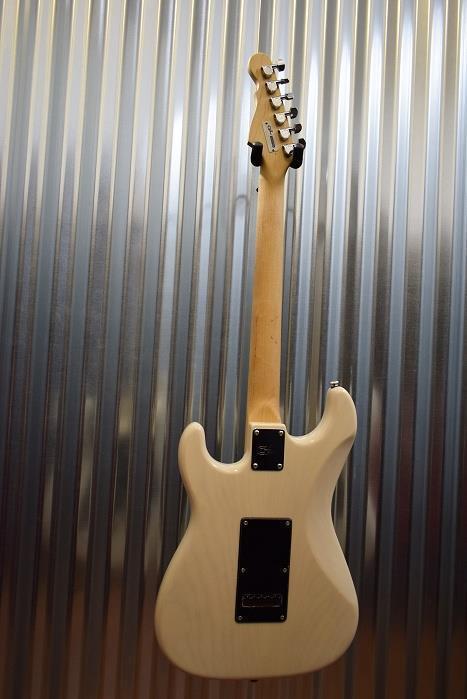 G&L Guitars USA Legacy Blonde Frost Electric Guitar & Case G&L Guitars USA Legacy Blonde Frost Electric Guitar & Case