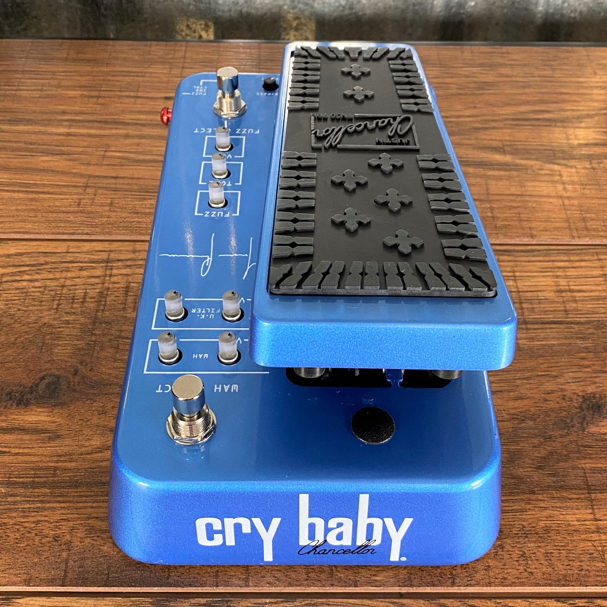 justin chancellor wah pedal Dunlop JCT95 Justin Chancellor Cry Baby Wah Bass Effect Pedal – Specialty Traders