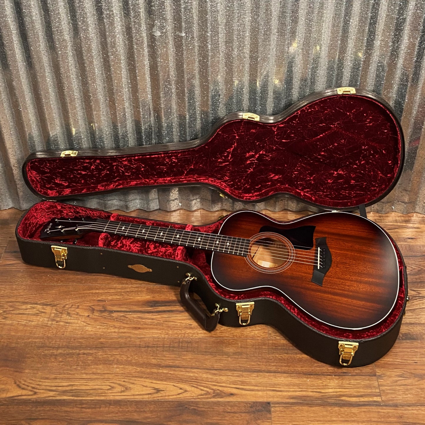 Taylor 322 Grand Concert Tropical Mahogany Edgeburst Acoustic Guitar & Case #0055 Used
