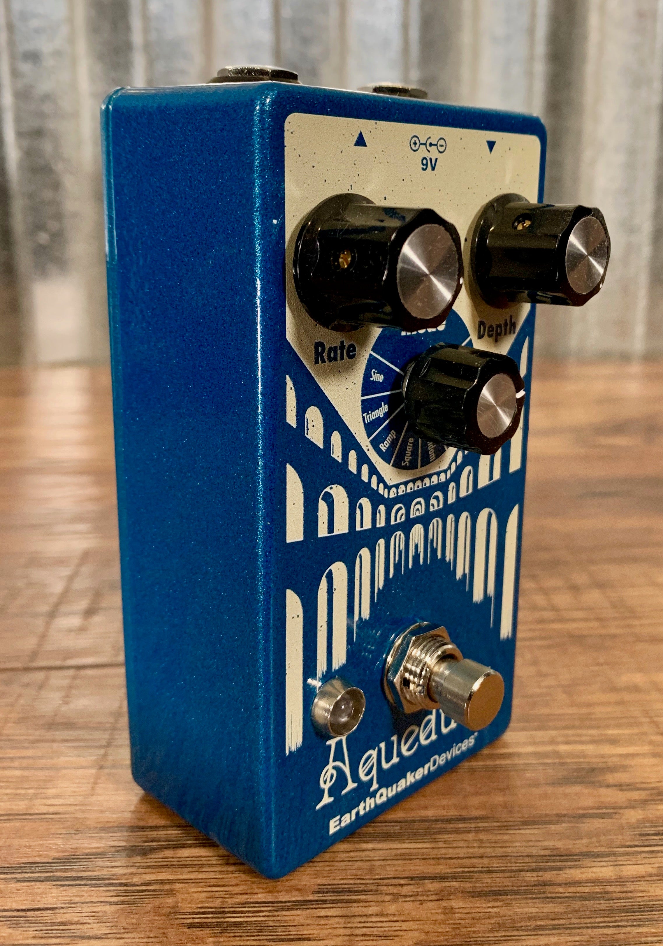 Earthquaker Devices EQD Aqueduct Vibrato Guitar Effect Pedal