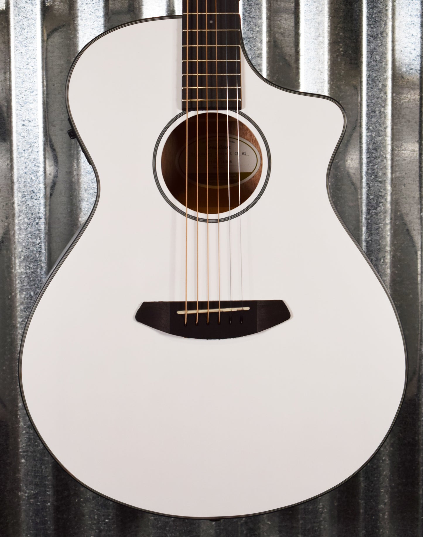 Breedlove Discovery  Concert Satin White CE Sitka-Mahogany Acoustic Electric Guitar #4406