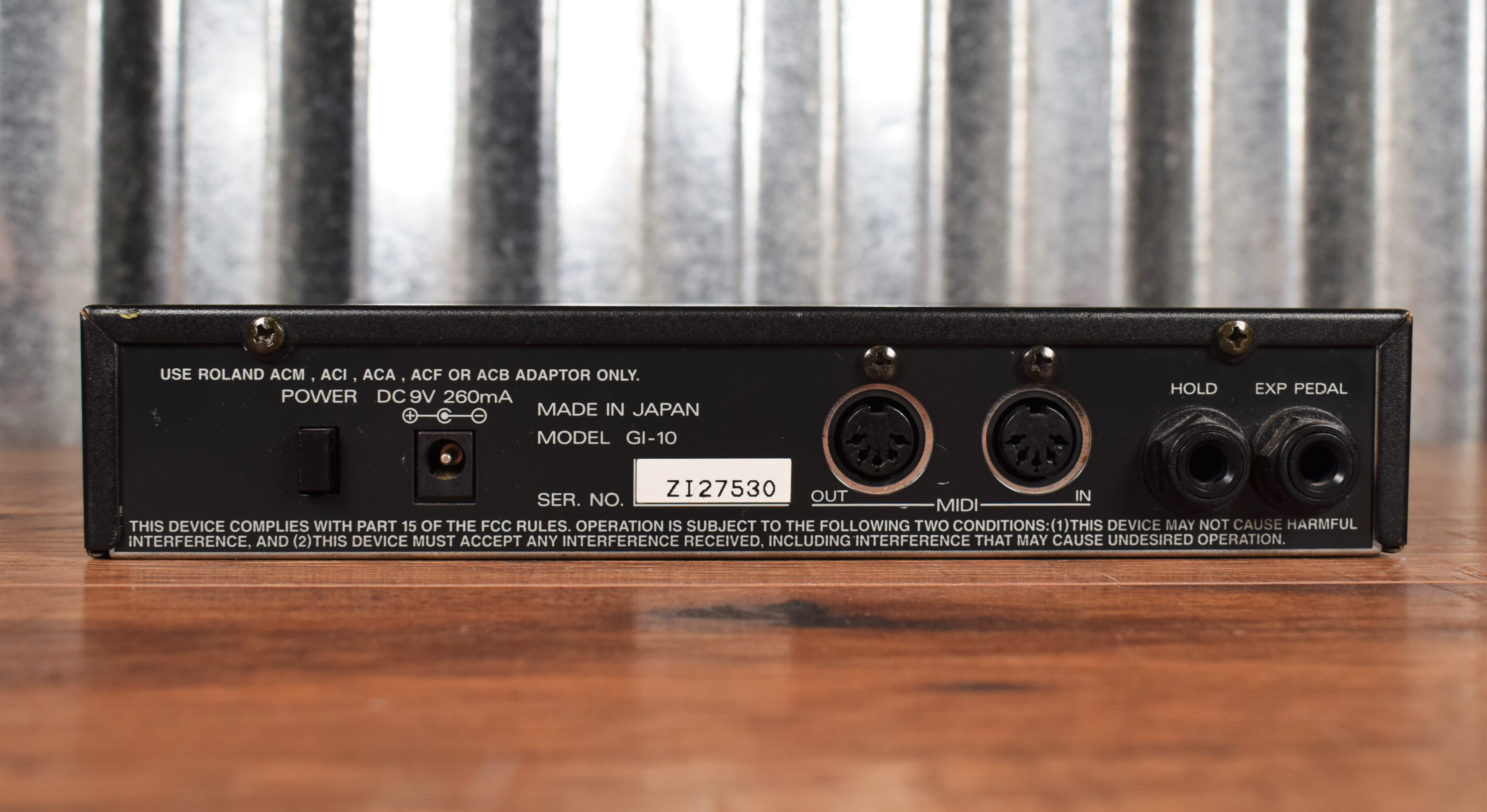 Roland GI-10 Midi Interface u0026 GK-2A Guitar Midi Pickup Used – Specialty  Traders
