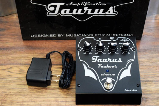Taurus Amplification Vechoor BL Chorus Bass & Guitar Effect Pedal & AC Adapter