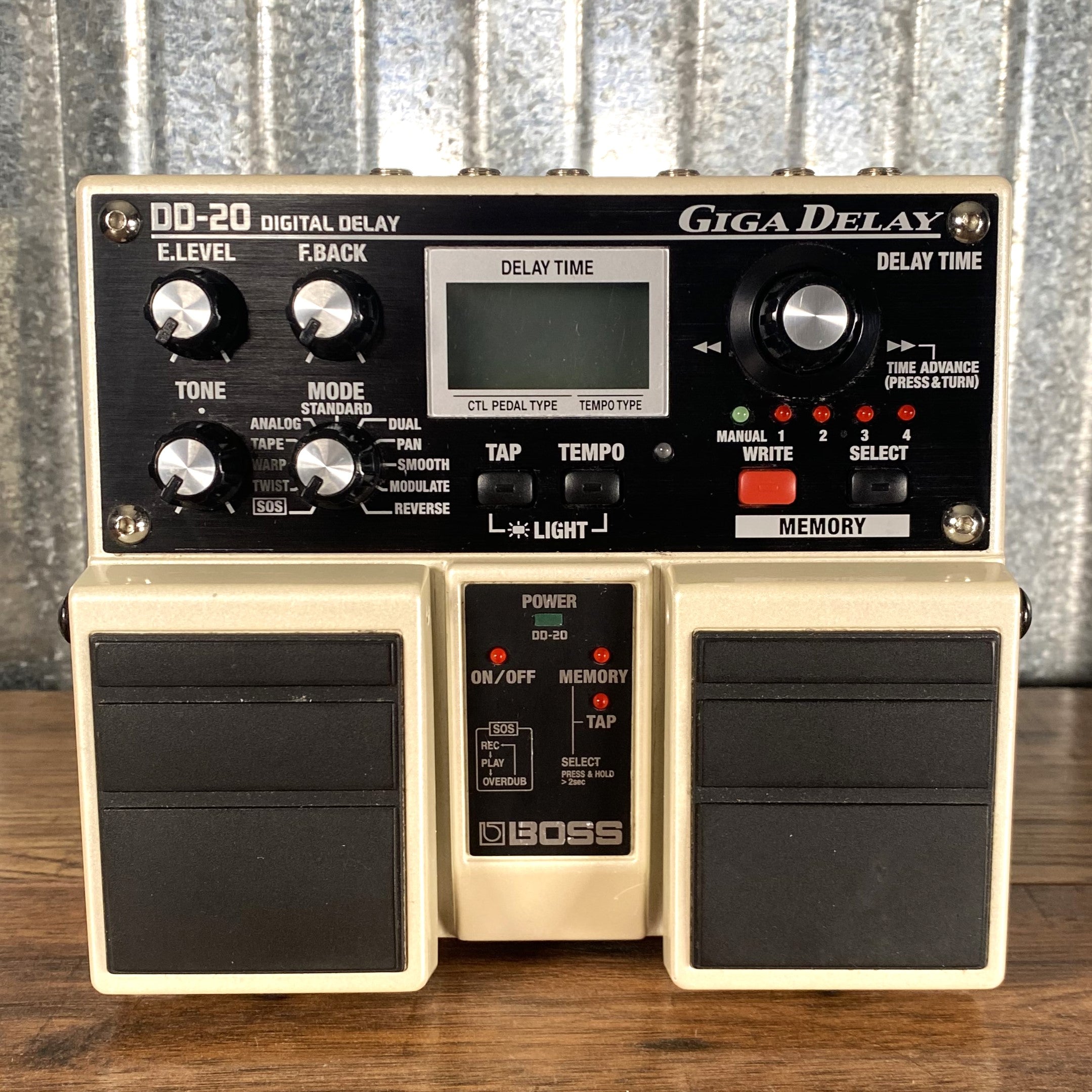 Boss DD-20 Giga Delay Digital Delay Guitar Effect Pedal Used