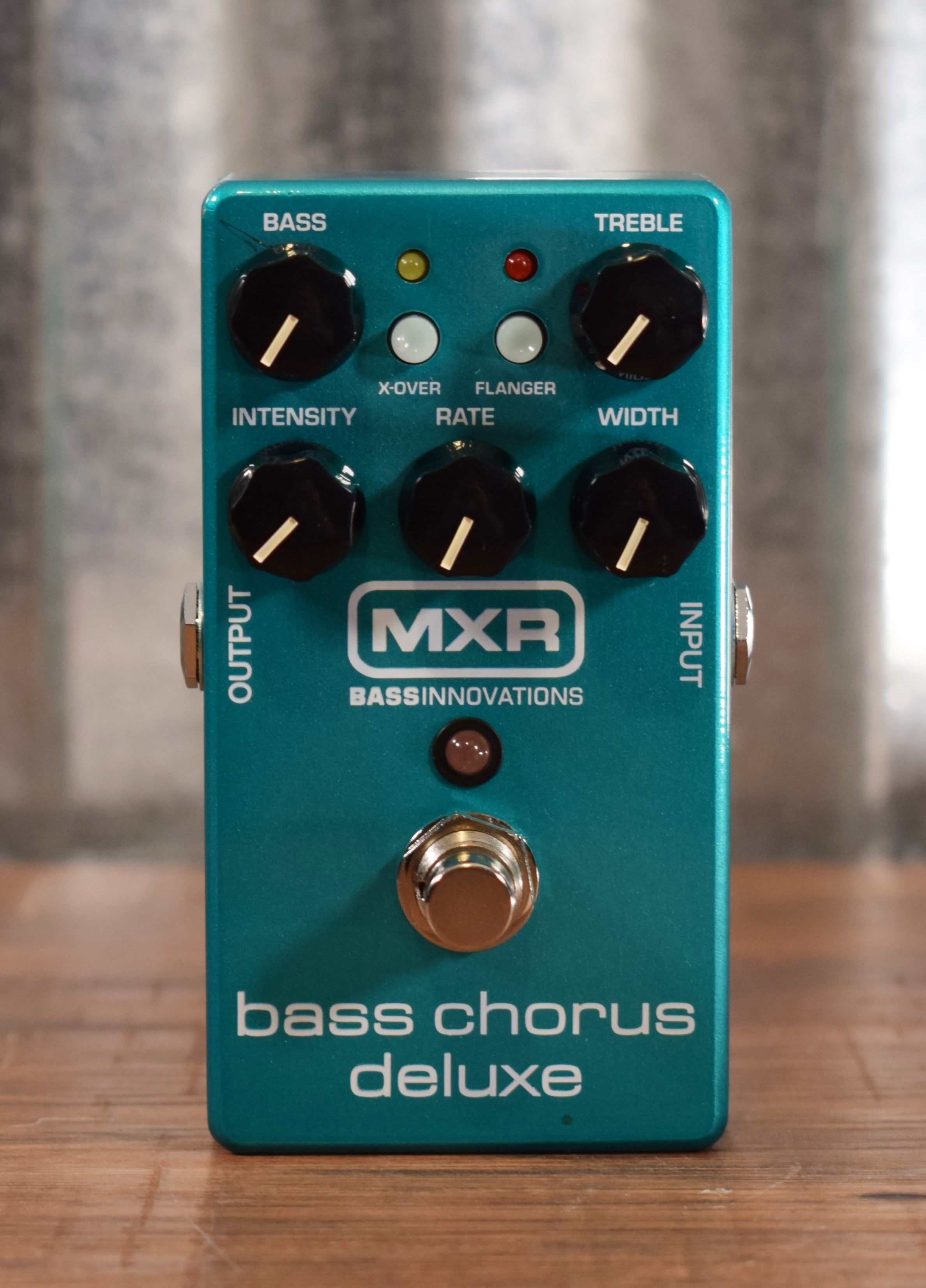 Dunlop MXR M Bass Chorus Deluxe Effect Pedal – Specialty Traders