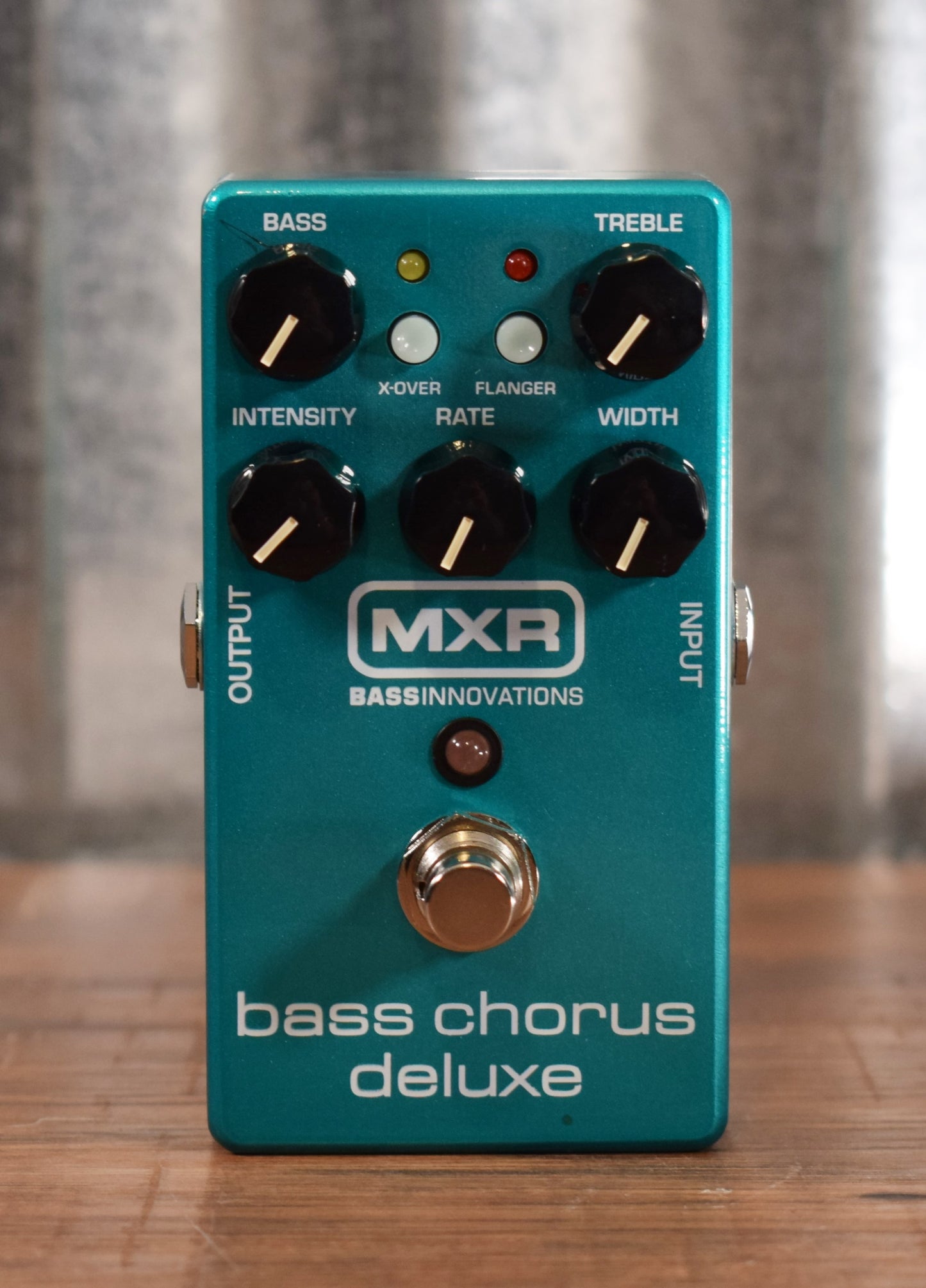 Dunlop MXR M83 Bass Chorus Deluxe Effect Pedal B Stock