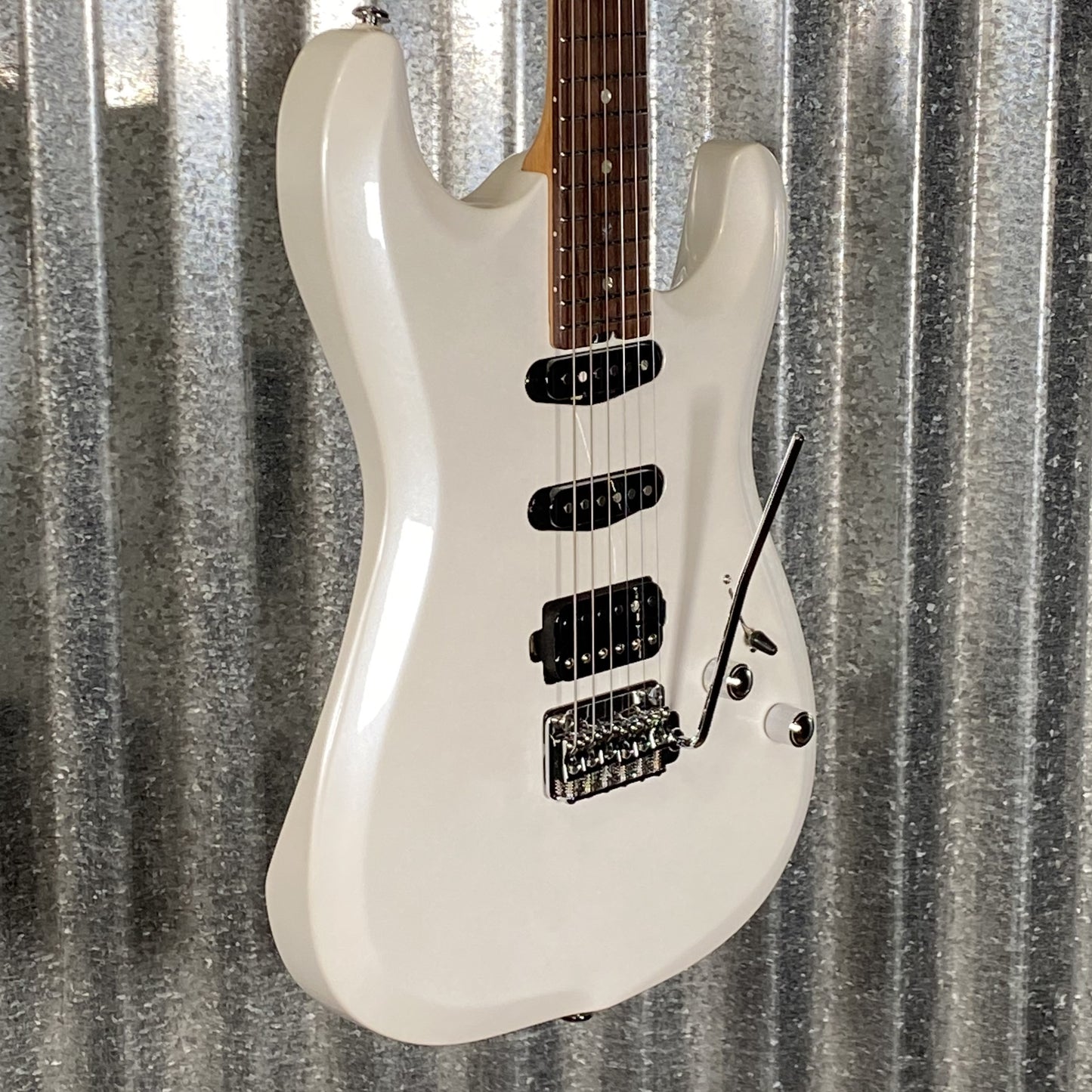Musi Capricorn Fusion HSS Superstrat Pearl White Guitar #0185 Used