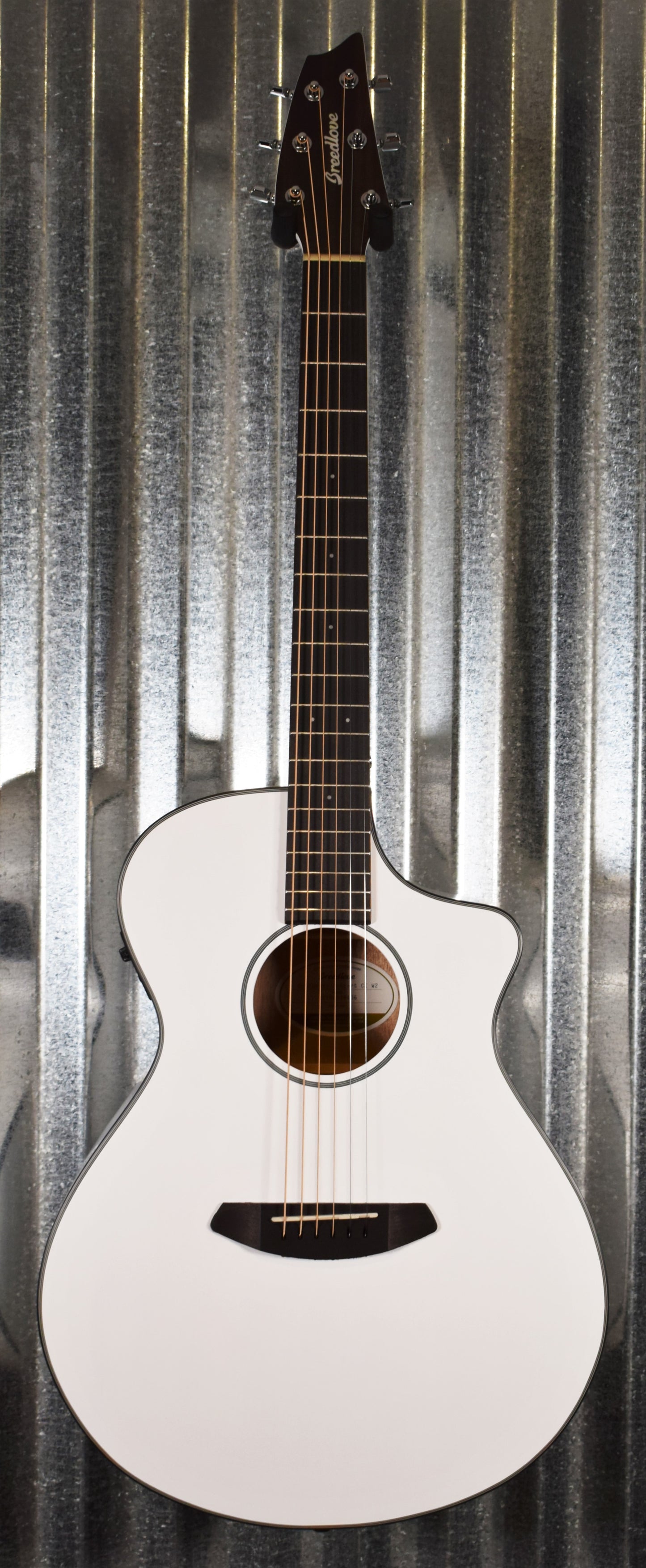 Breedlove Discovery  Concert Satin White CE Sitka-Mahogany Acoustic Electric Guitar #4406