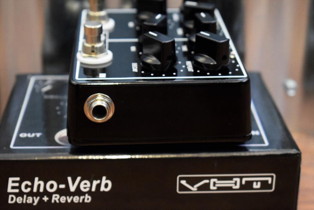 VHT Amplification AV-EV1 EchoVerb  Reverb & Delay Dual Guitar Effect Pedal