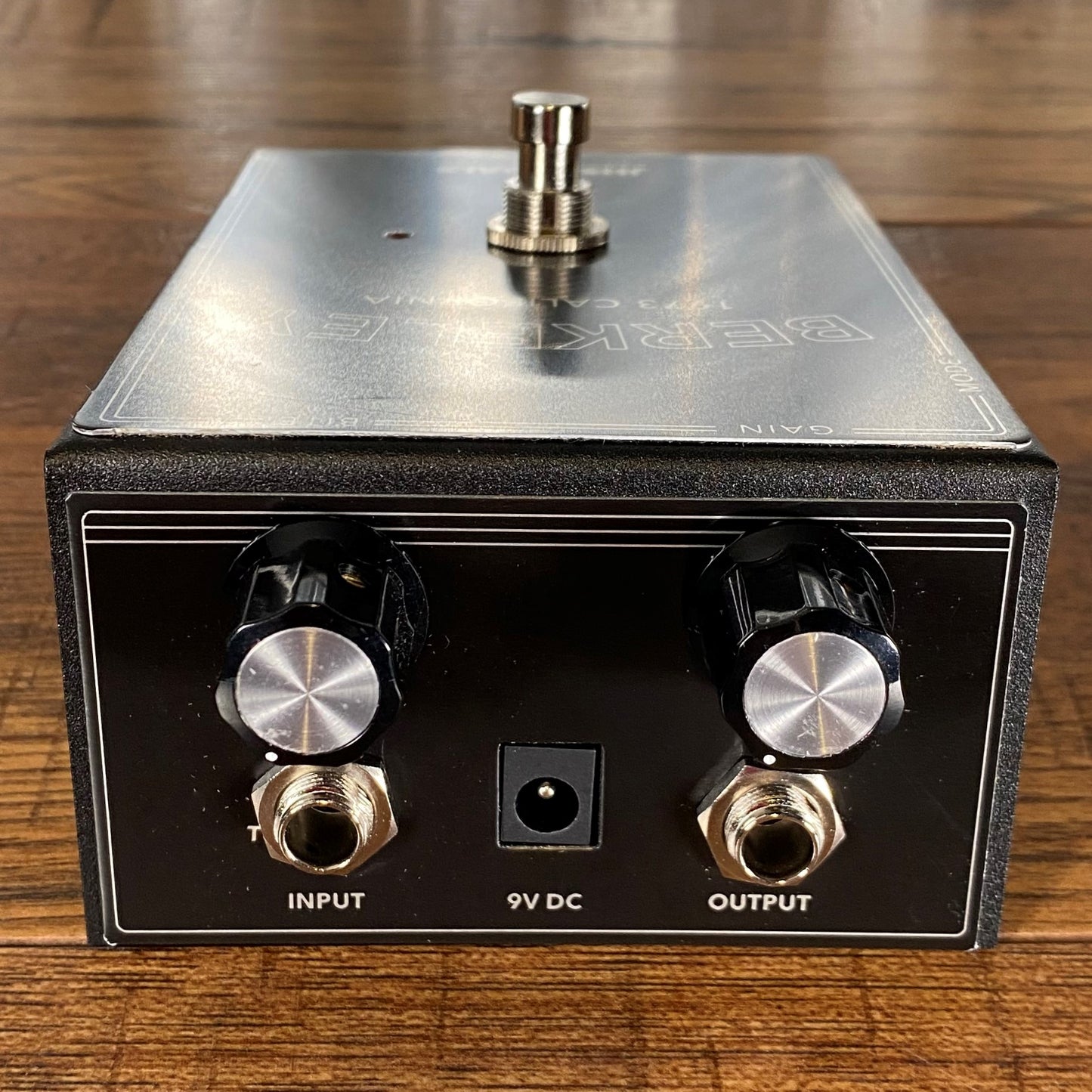 JHS Pedals BERKELEY Fuzz 1973 California Guitar Effect Pedal
