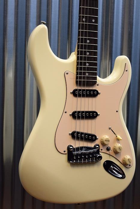 G&L Guitars USA S-500 Vintage White Electric Guitar & Hardshell Case S500 #7634