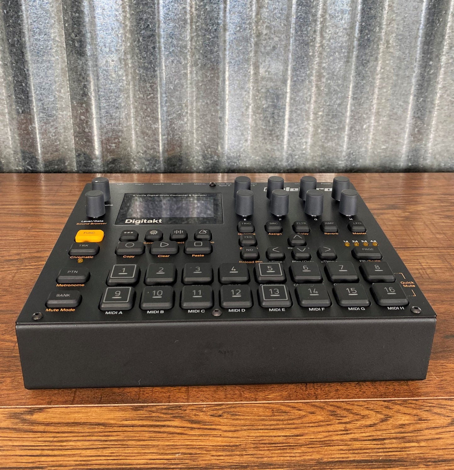 Elektron Digitakt Eight Voice Digital Drum Computer & Sampler Used