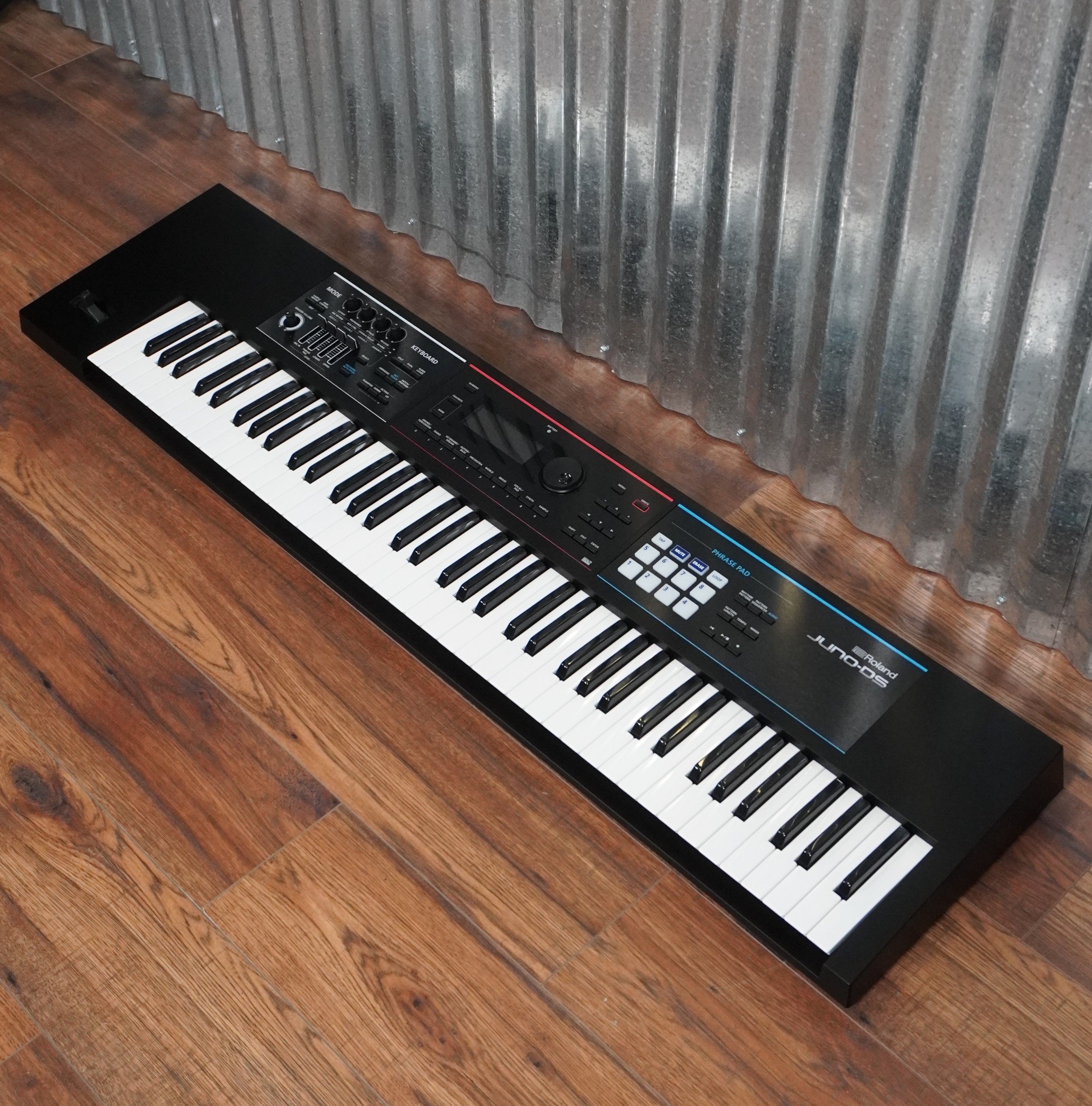 Roland JUNO-DS76 76 Key Synthesizer Keyboard – Specialty Traders