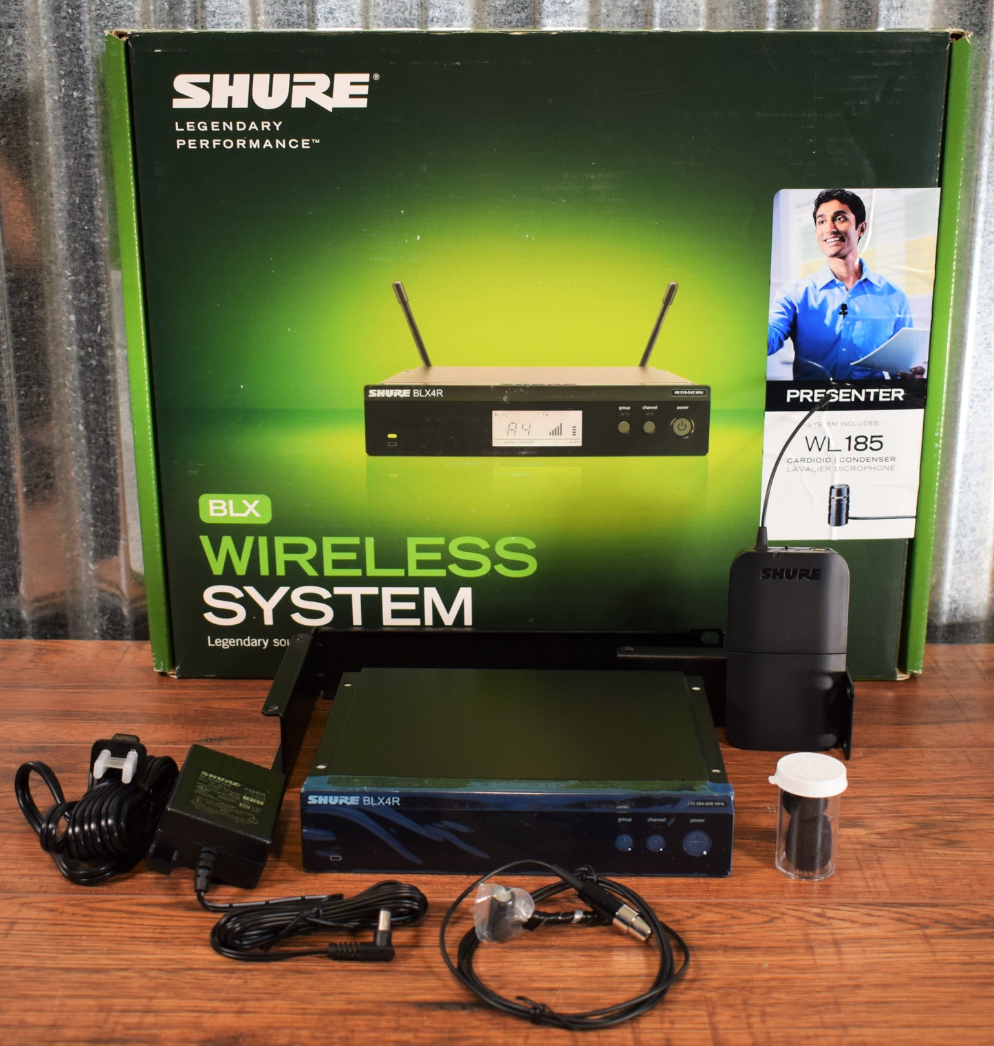 Shure BLX14R-W85-J10 Wireless Rack-mount Presenter System with WL185 Lavalier Microphone Demo