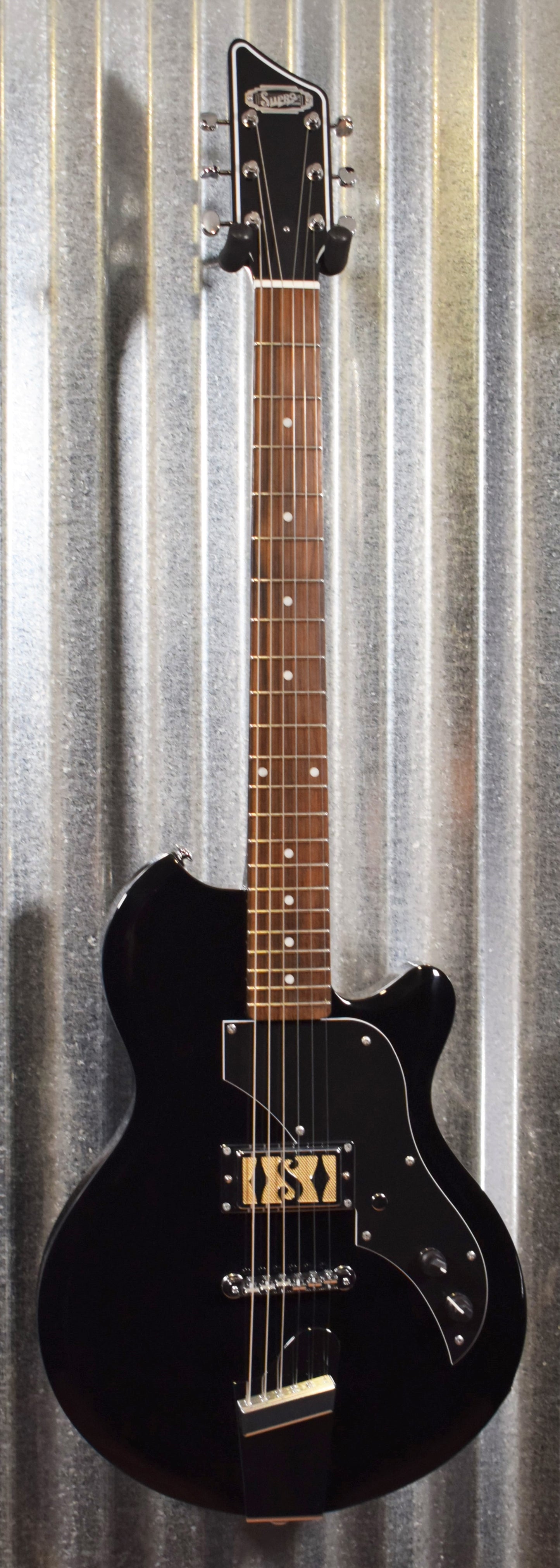 Supro Island Series 2010JB Jamesport Jet Black Guitar & Bag Used