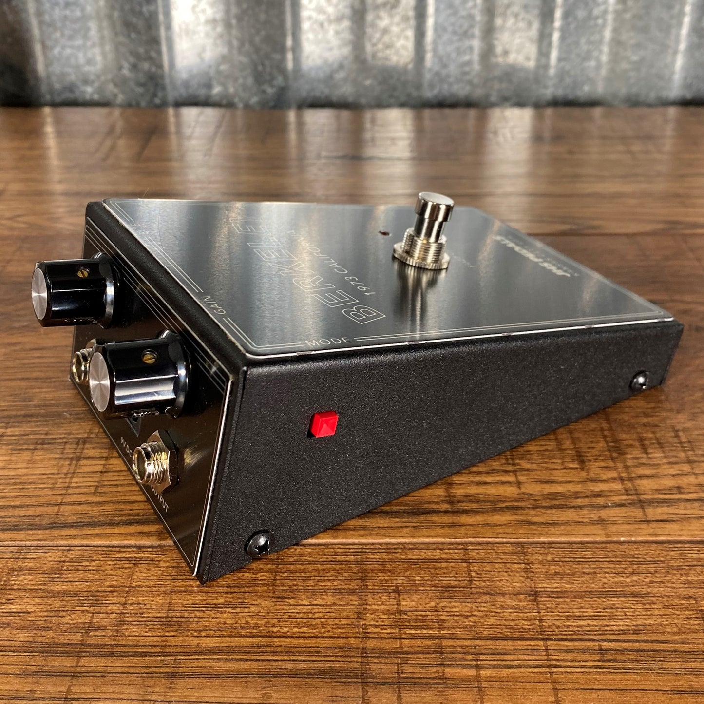 JHS Pedals BERKELEY Fuzz 1973 California Guitar Effect Pedal