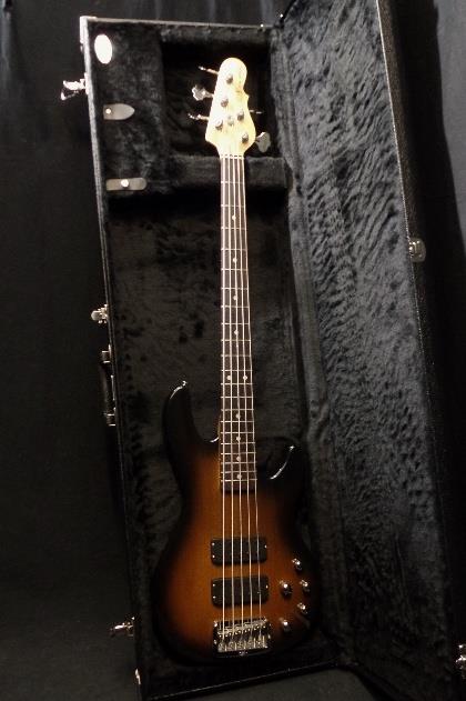 G&L USA M-2500 5 String Bass 2 Tone Sunburst & Case NOS #7201 M2500