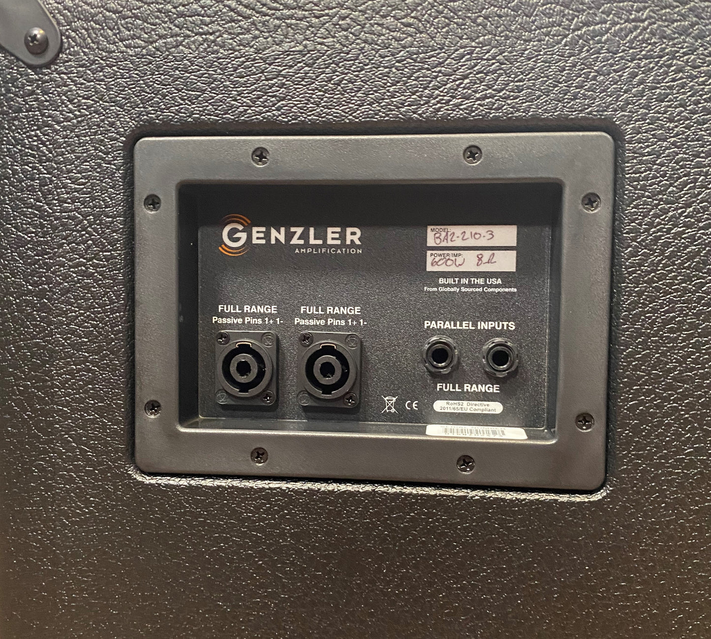 Genzler Amplification BA2-210-3STR Series 2 600 Watt 2x10" Bass Array Speaker Cabinet Straight