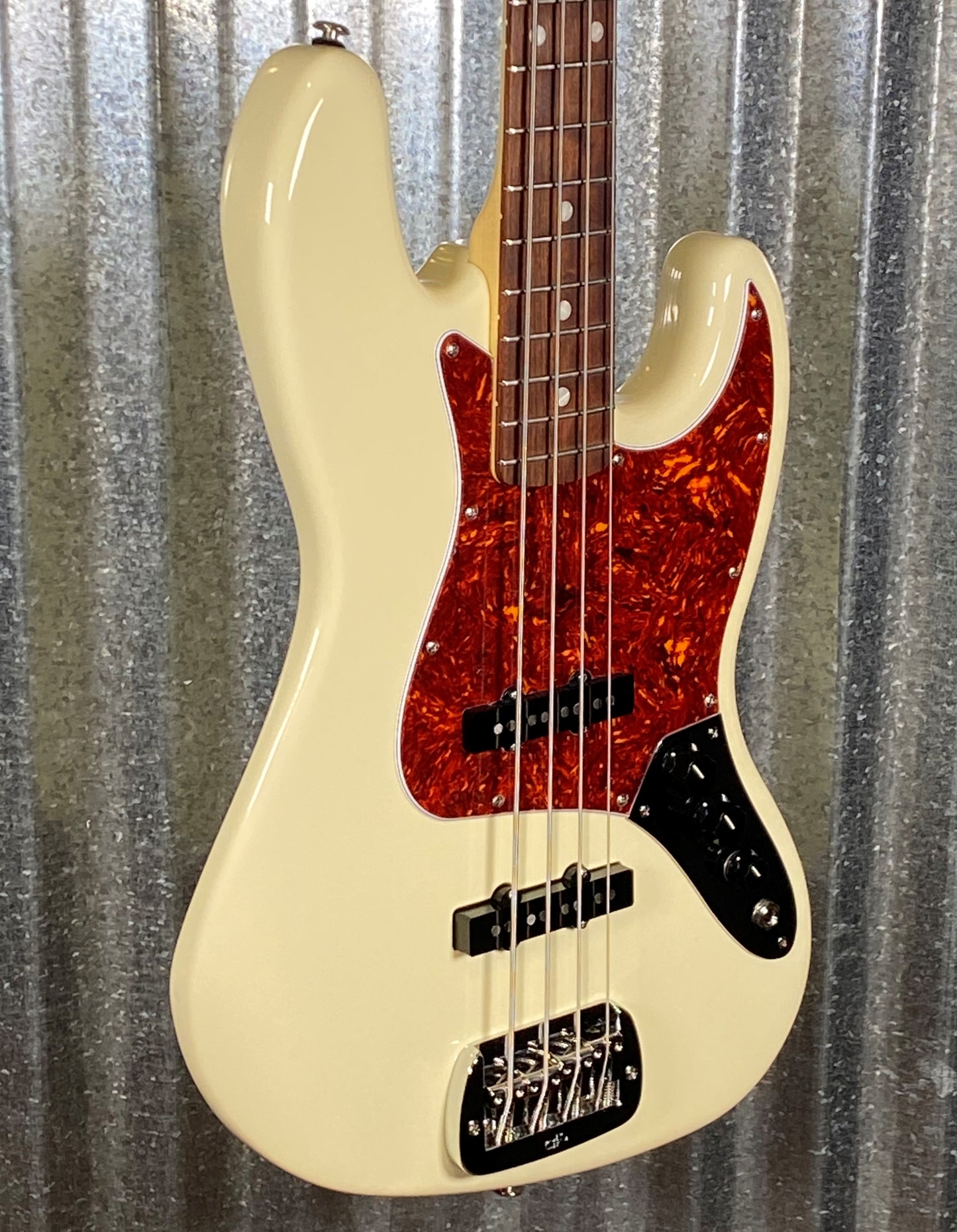 G&L USA  2021 Fullerton Deluxe JB 4 String Jazz Bass Vintage White & Bag  #6226 Used