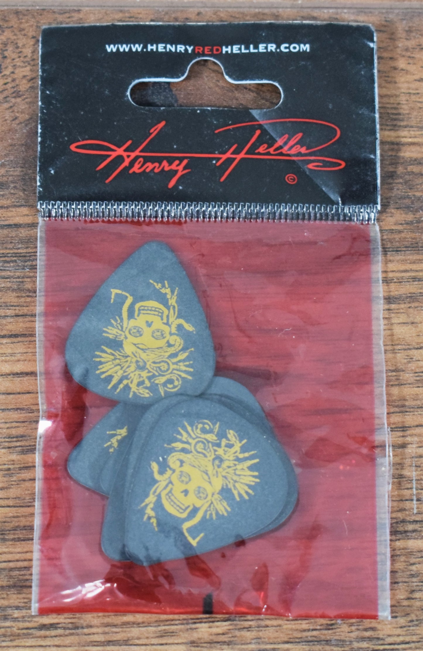 Henry Heller .50mm Gold Skull Guitar & Bass Pick 10 Pack