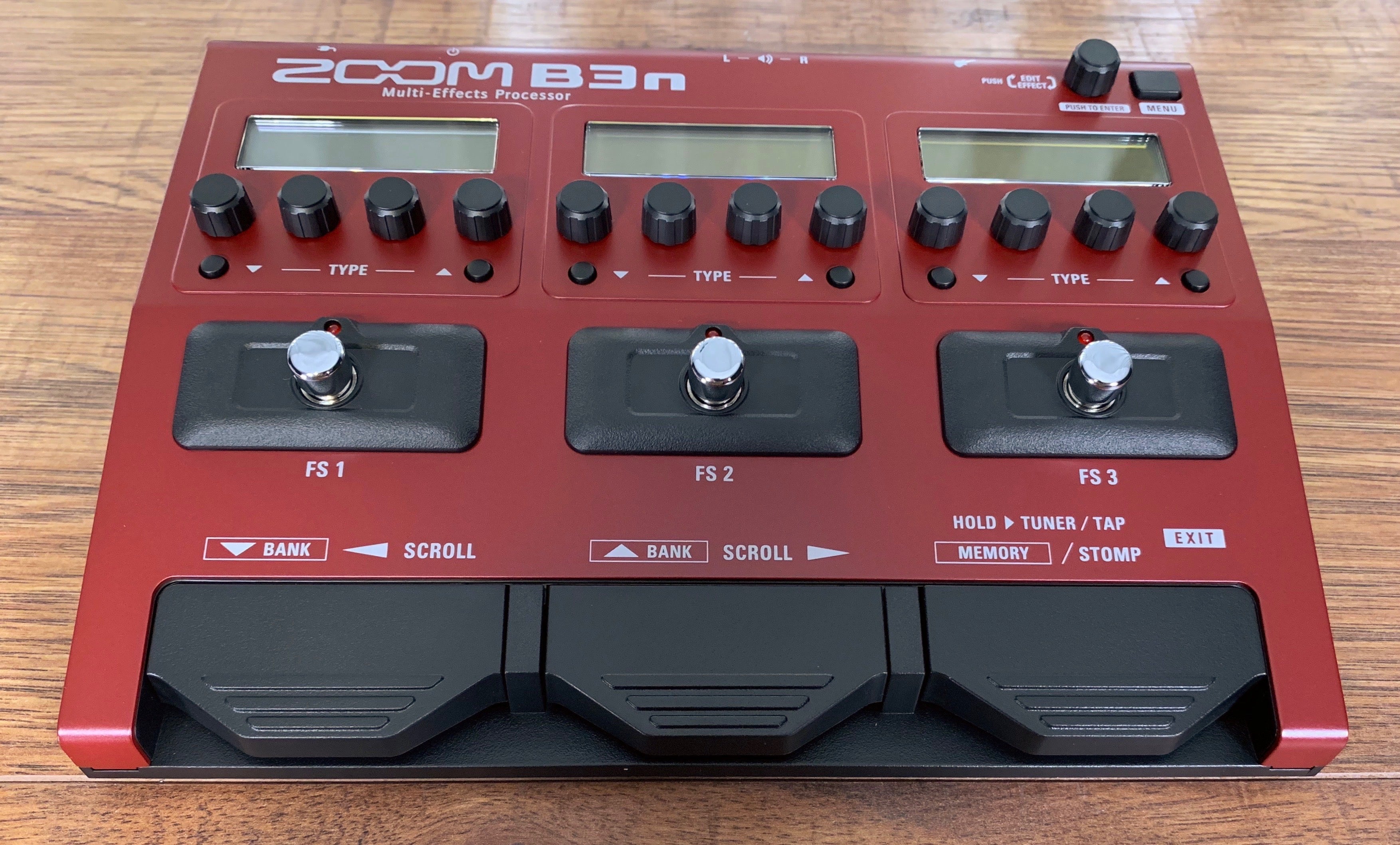 Zoom B3n Programmable Multi-Effect Bass Guitar Effect Pedal – Specialty  Traders